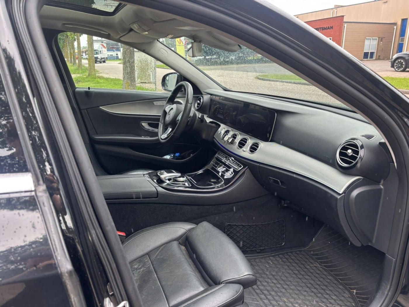 Foto van Mercedes-Benz E 220 D