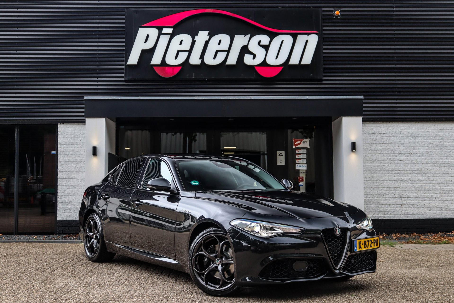 Alfa Romeo Giulia 2.0 T AWD Q4 VELOCE H&K ACC MEMORY XENON 2017 - voorkant