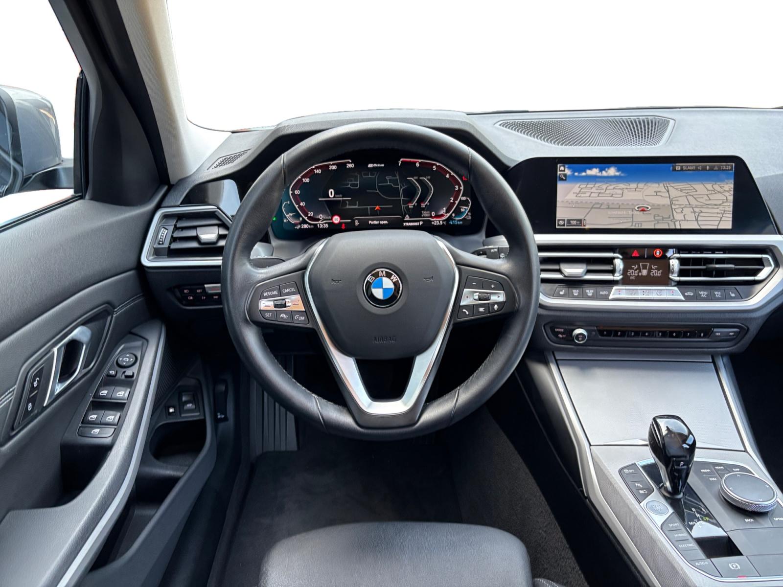Foto van BMW 330e
