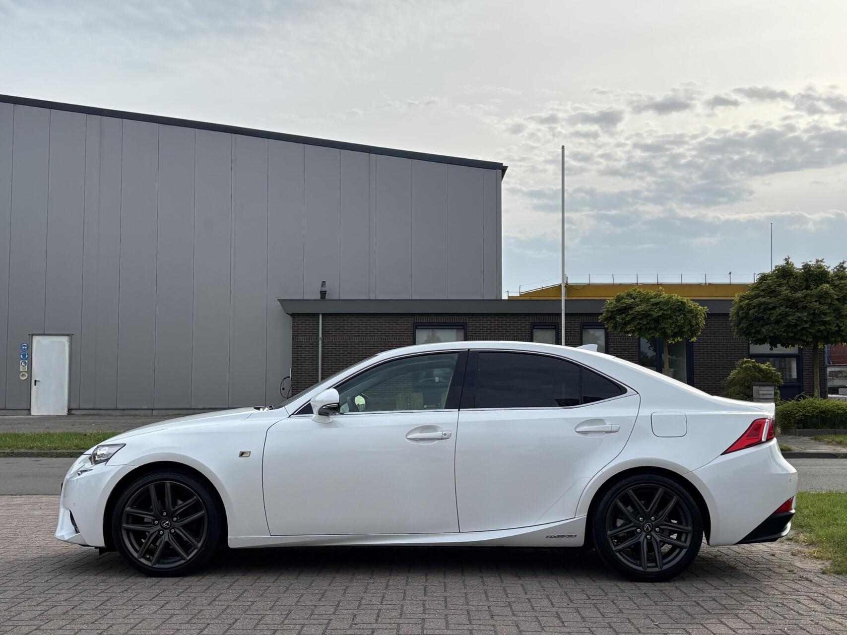 Foto van Lexus Lexus Is300h