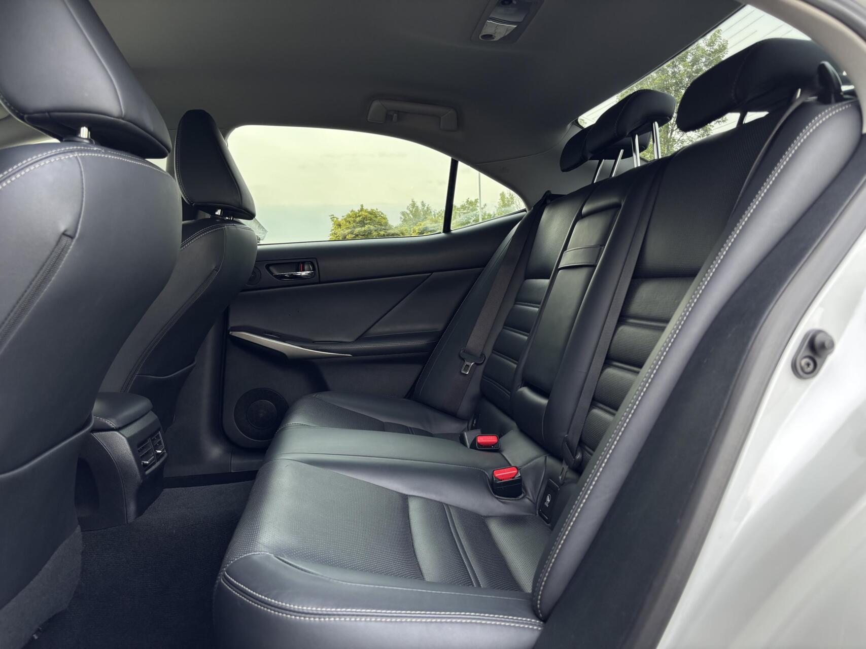 Foto van Lexus Lexus Is300h