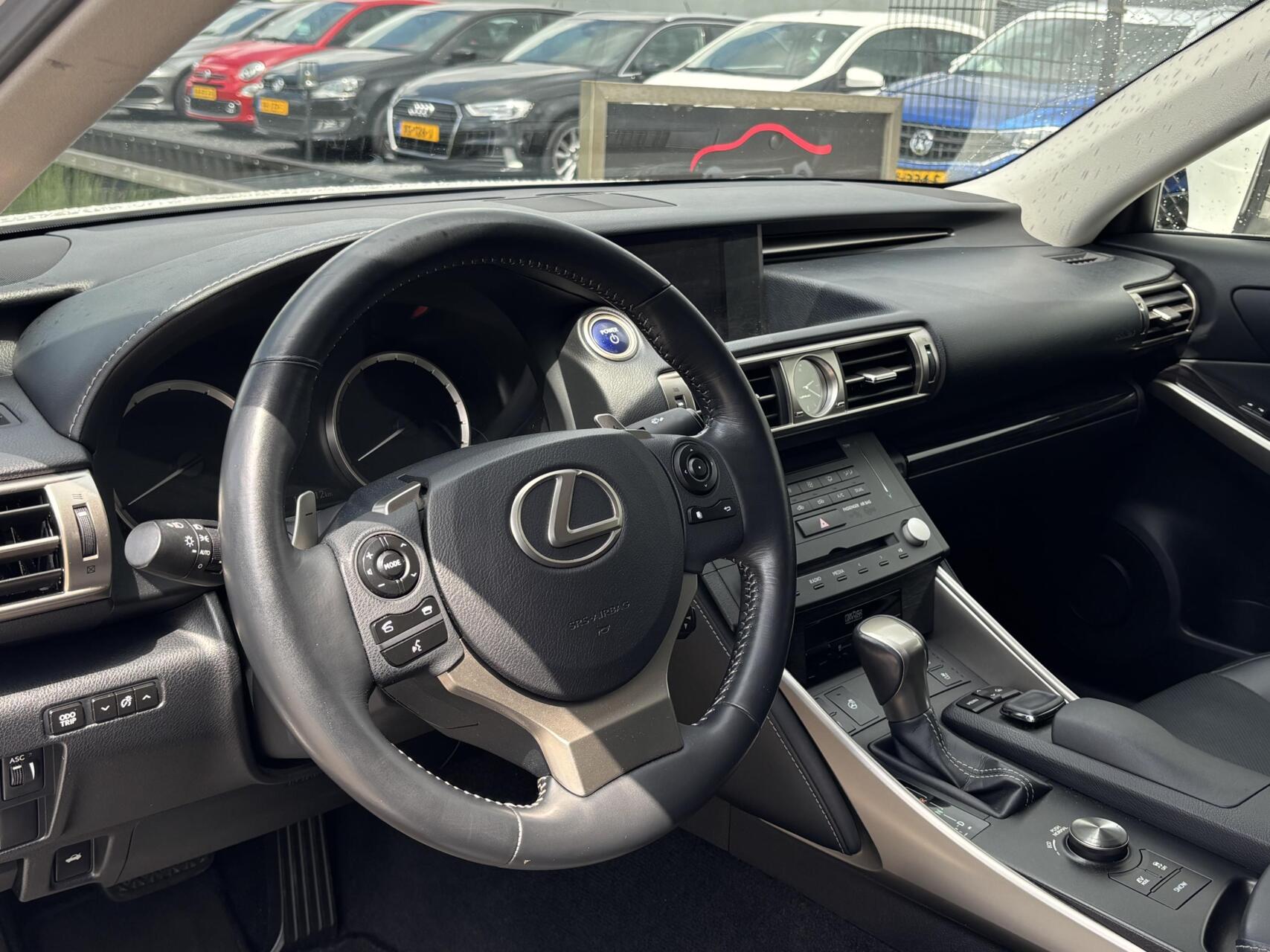 Foto van Lexus Lexus Is300h