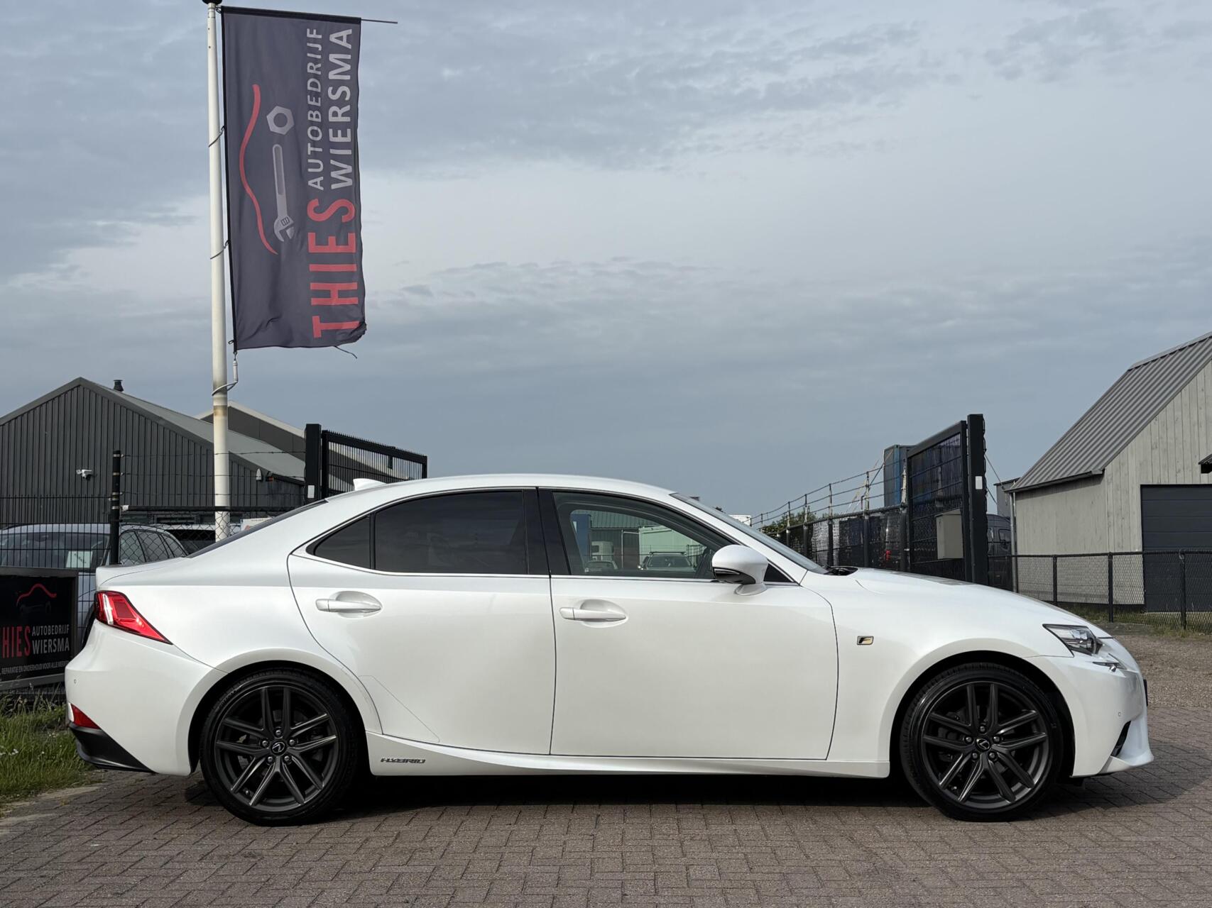 Foto van Lexus Lexus Is300h
