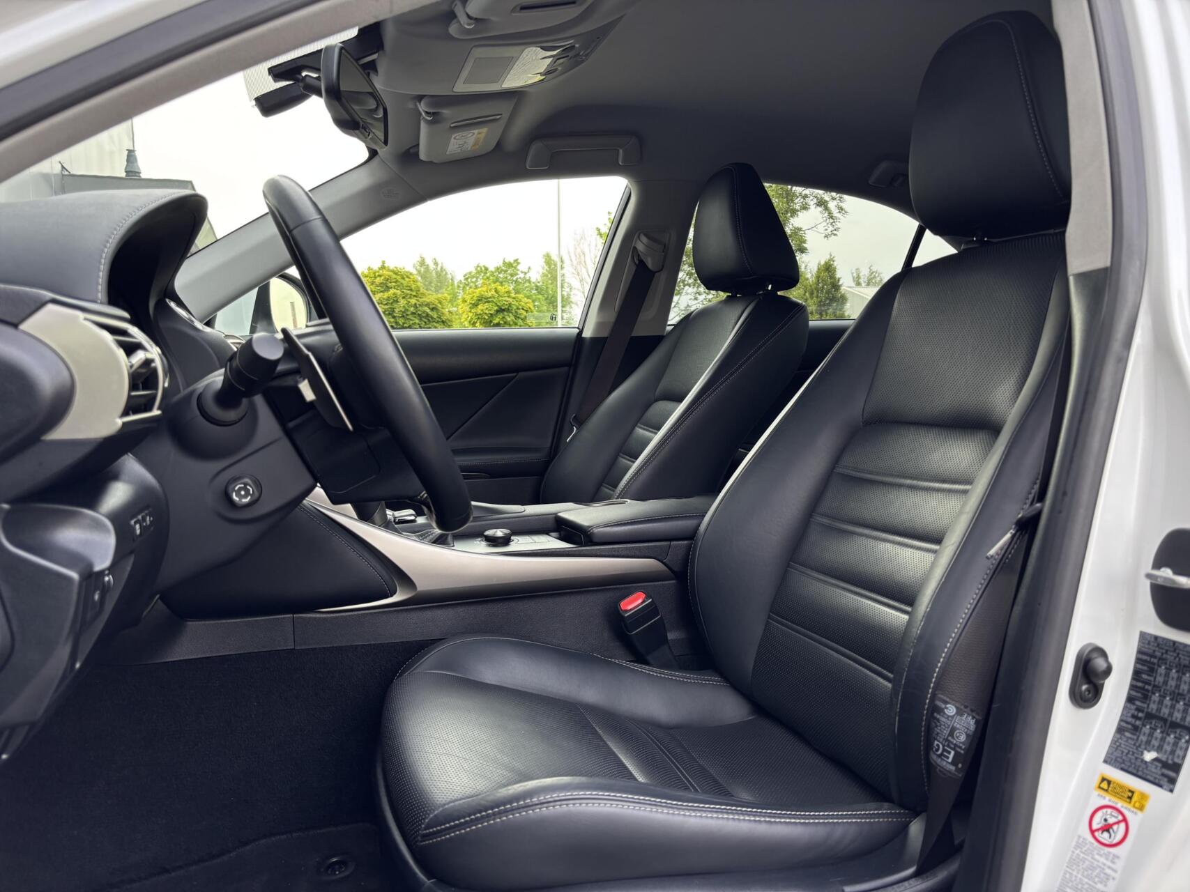 Foto van Lexus Lexus Is300h