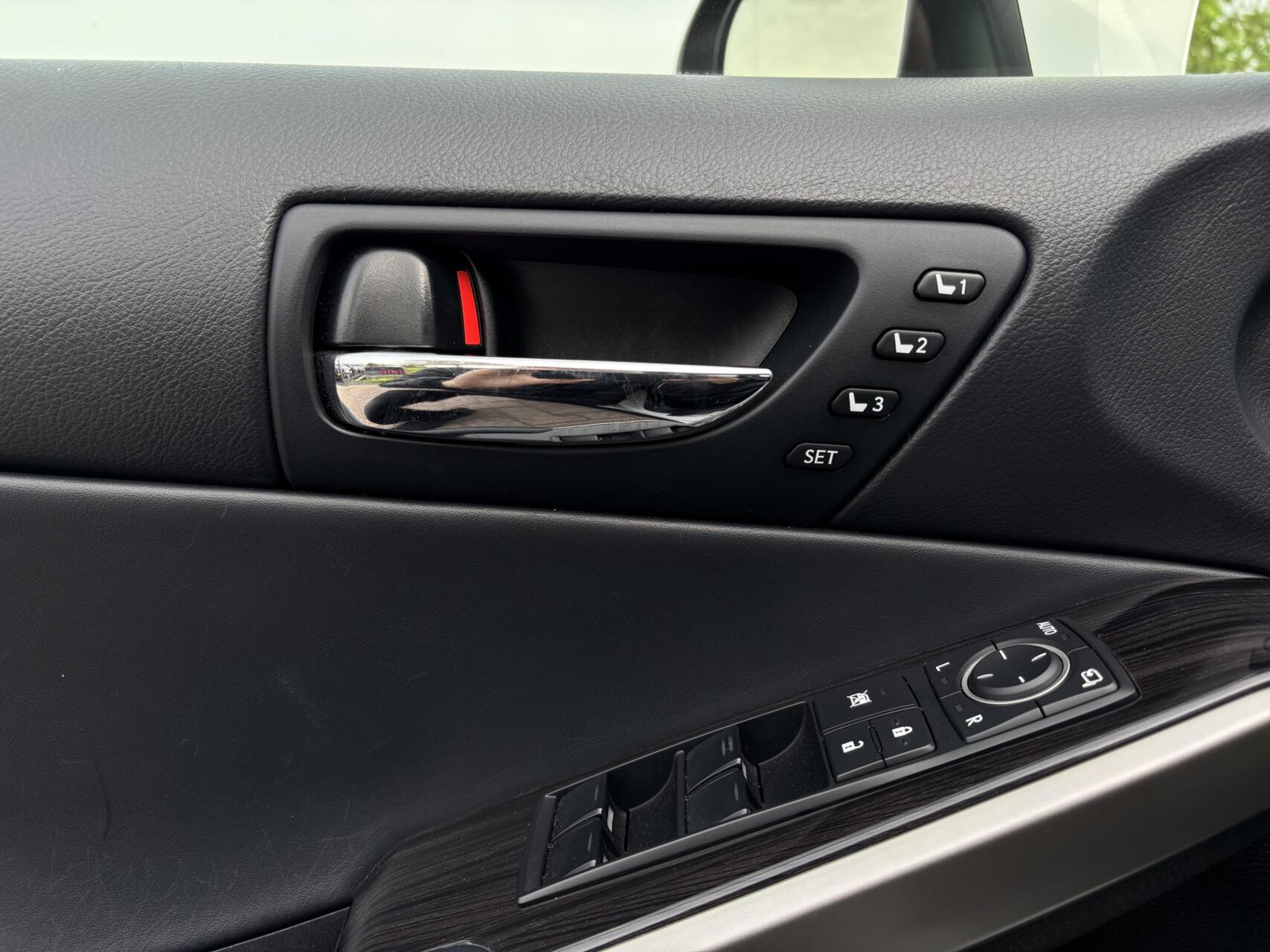 Foto van Lexus Lexus Is300h