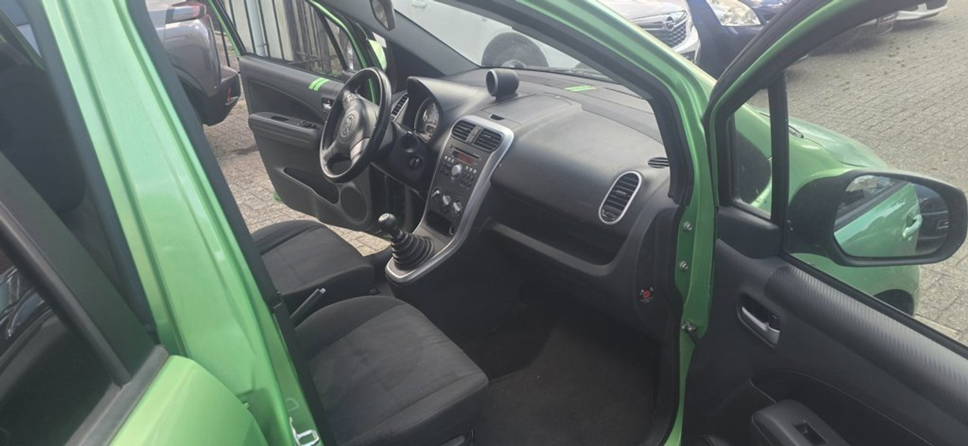Foto van Opel Agila