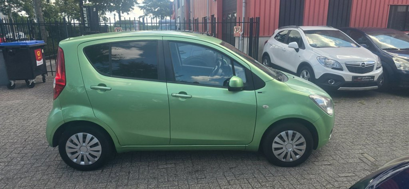 Foto van Opel Agila