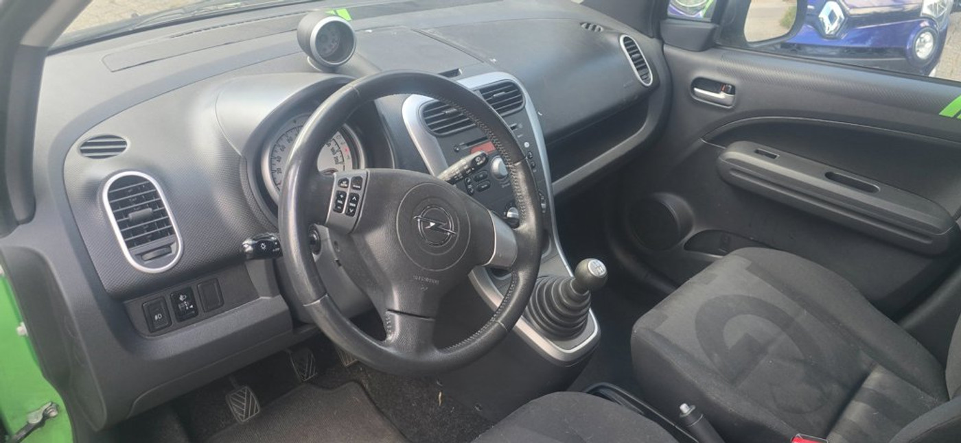 Foto van Opel Agila