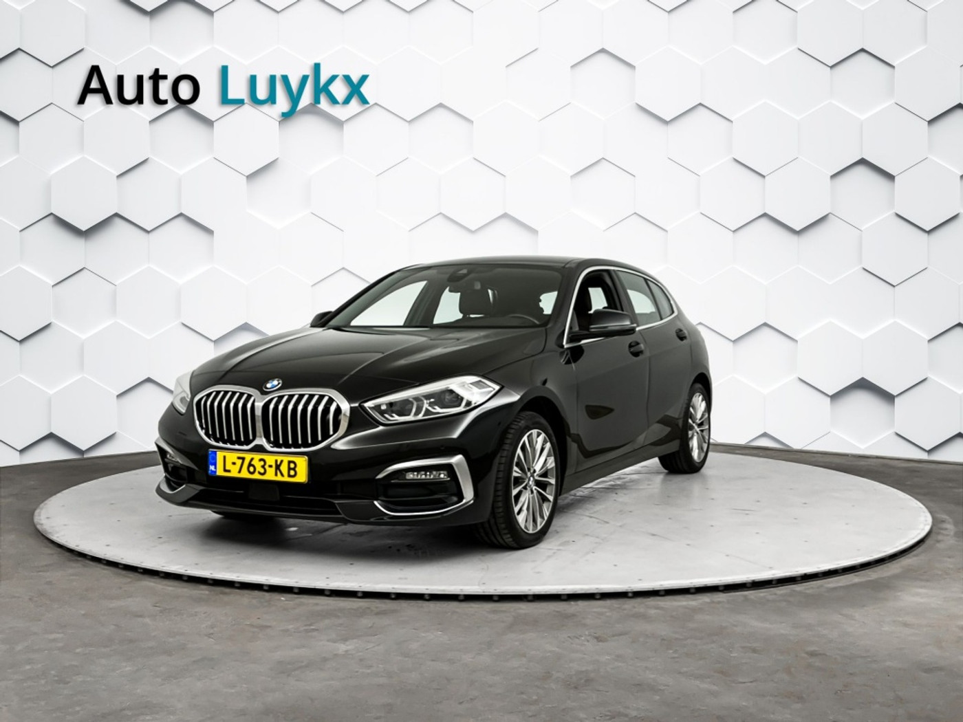 BMW 1-serie 118i Business Edition Plus 2021 - voorkant