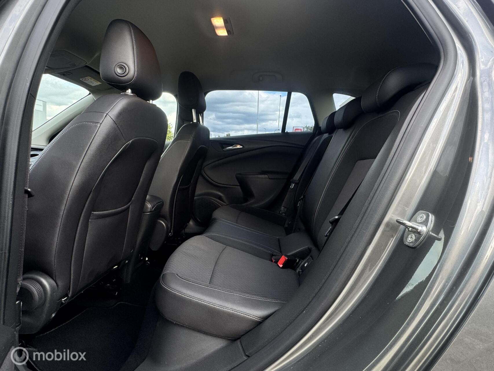 Foto van Opel Astra Sports Tourer+