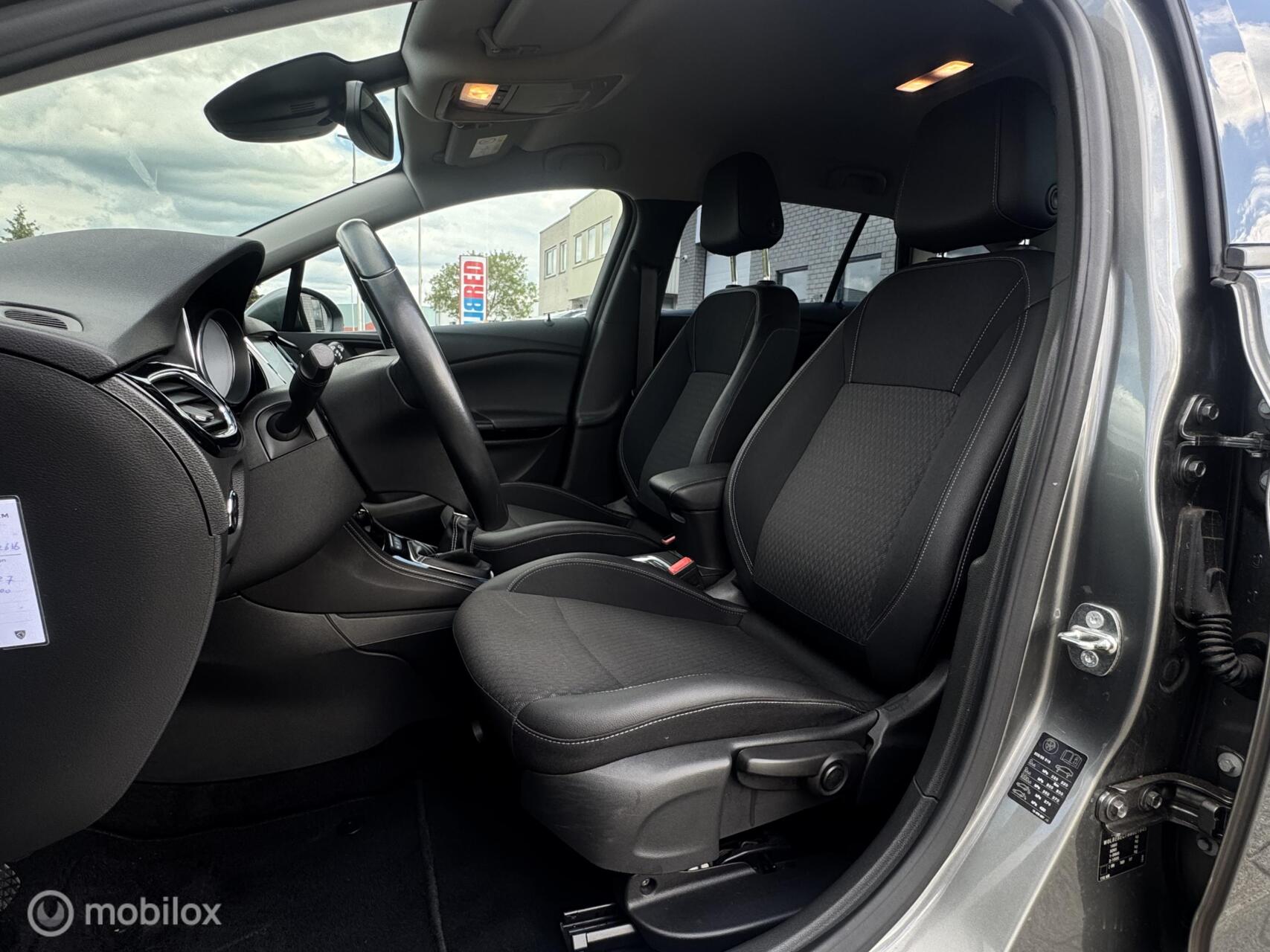 Foto van Opel Astra Sports Tourer+