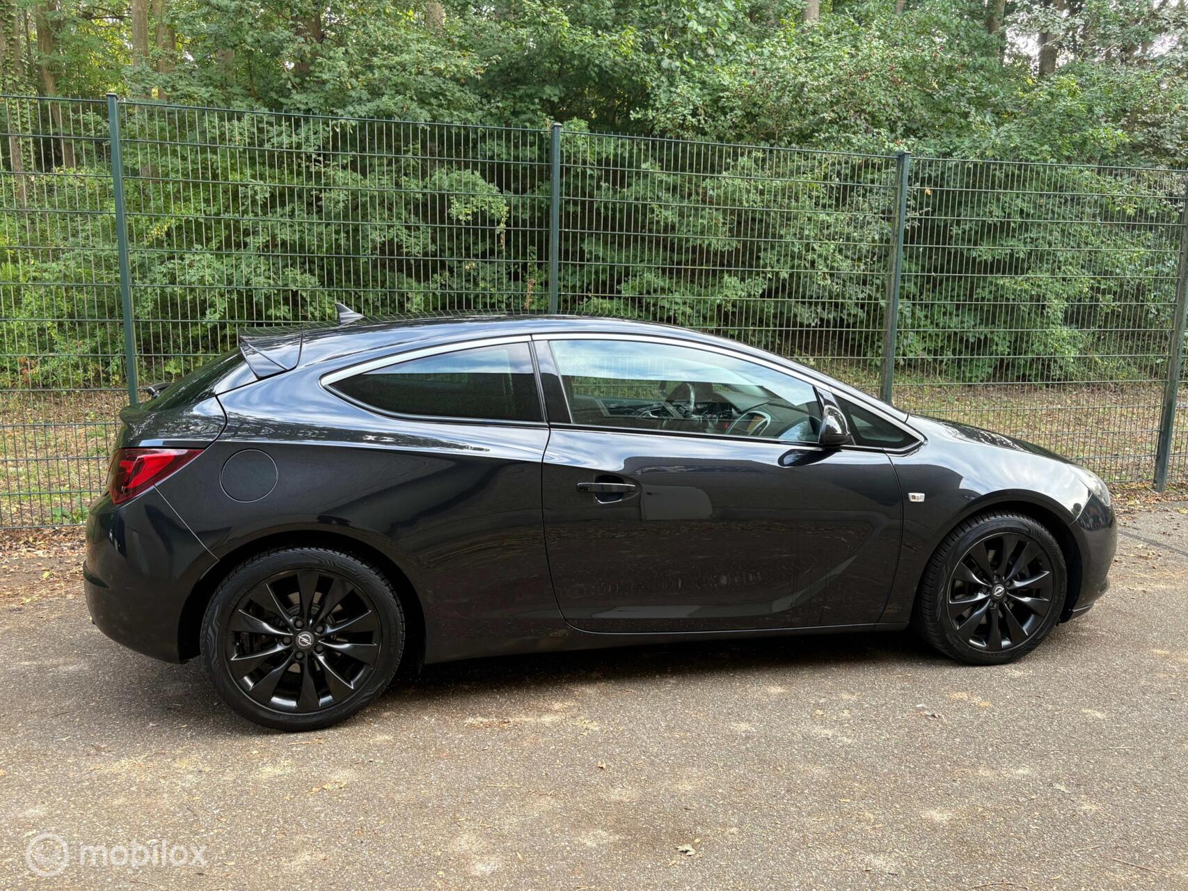 Foto van Opel Astra GTC