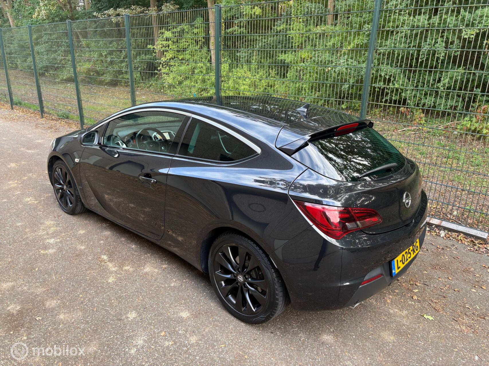 Foto van Opel Astra GTC