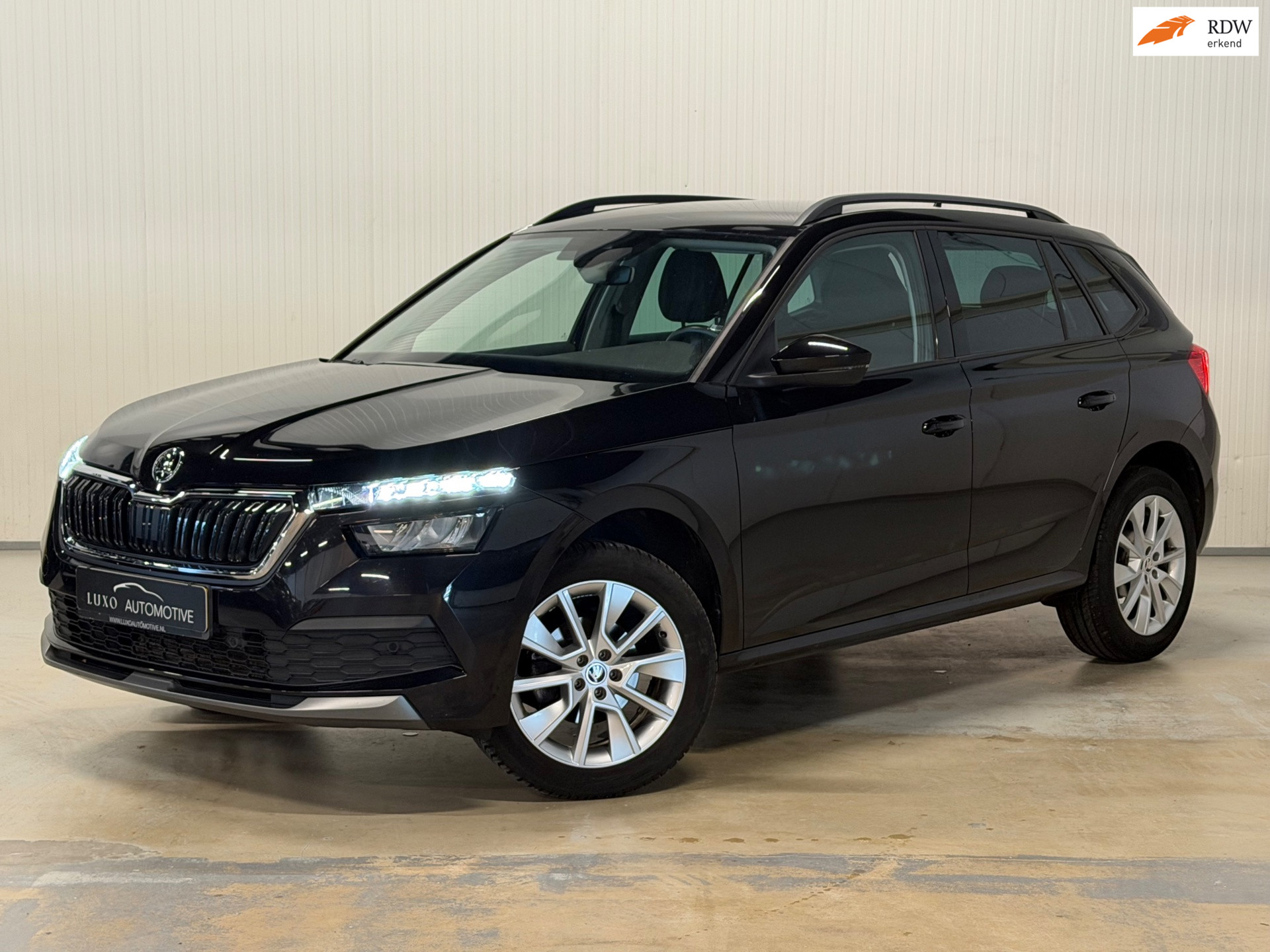 Skoda Kamiq 1.0 TSI Sport Business | ACC | CARPLAY | TREKHAAK | AUTOMAAT 2020 - voorkant