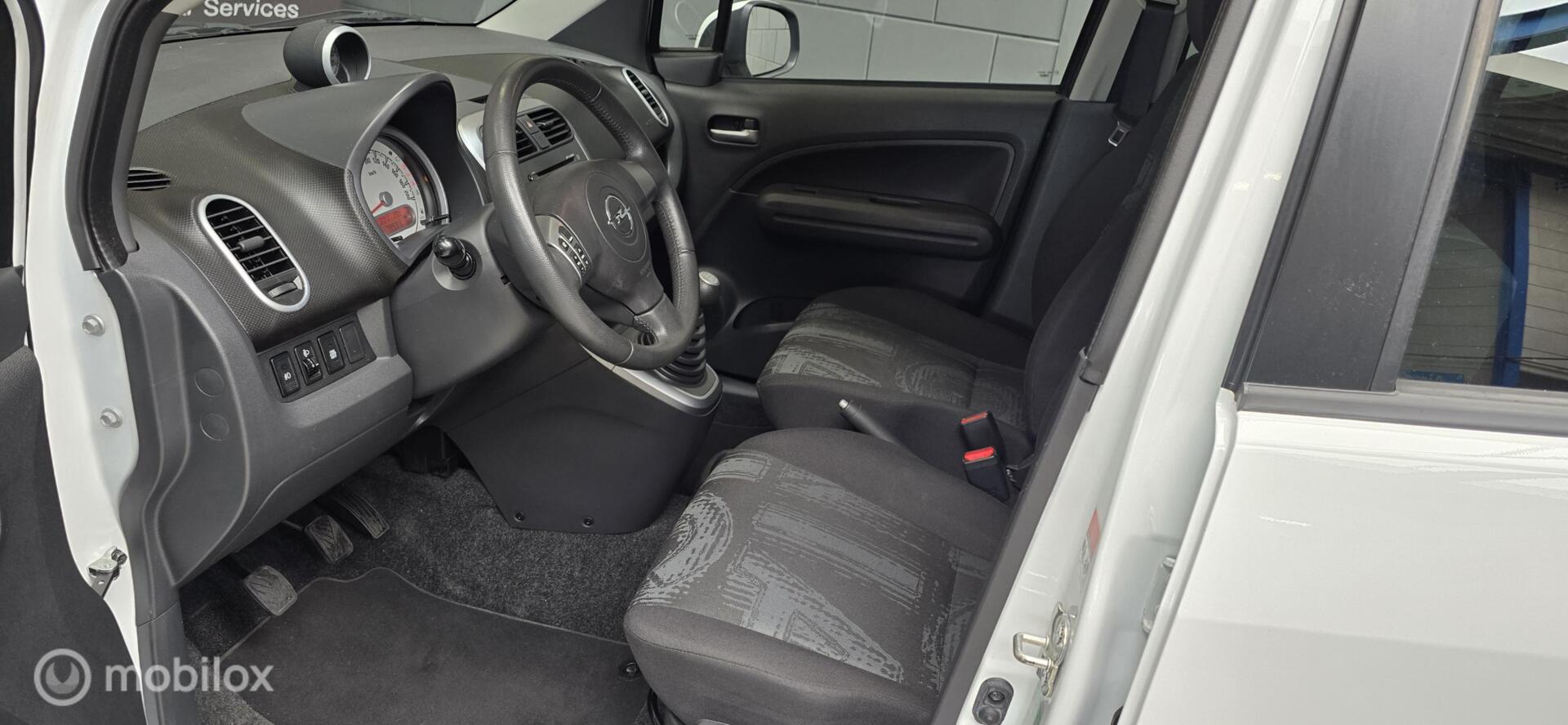 Foto van Opel Agila