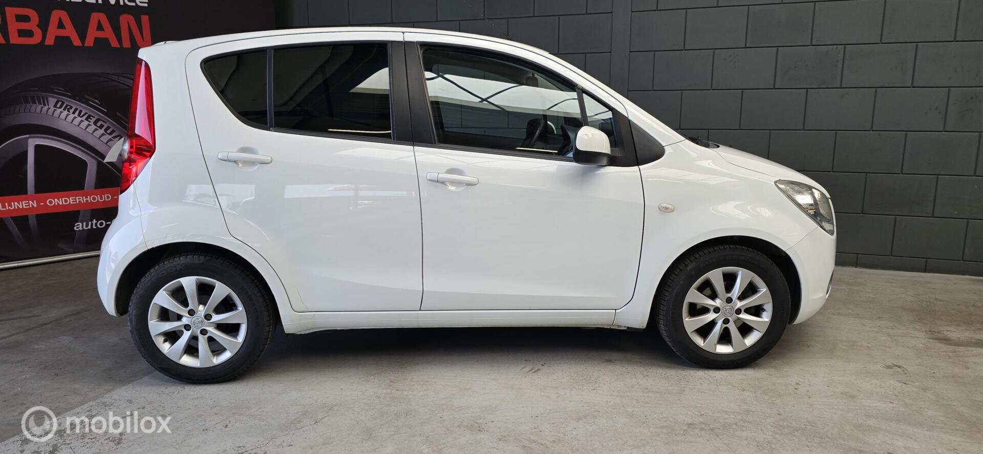 Foto van Opel Agila