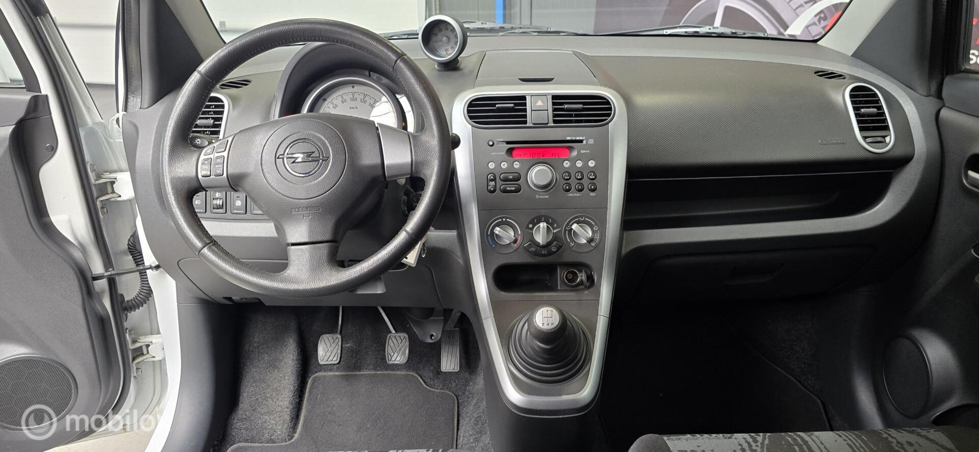 Foto van Opel Agila