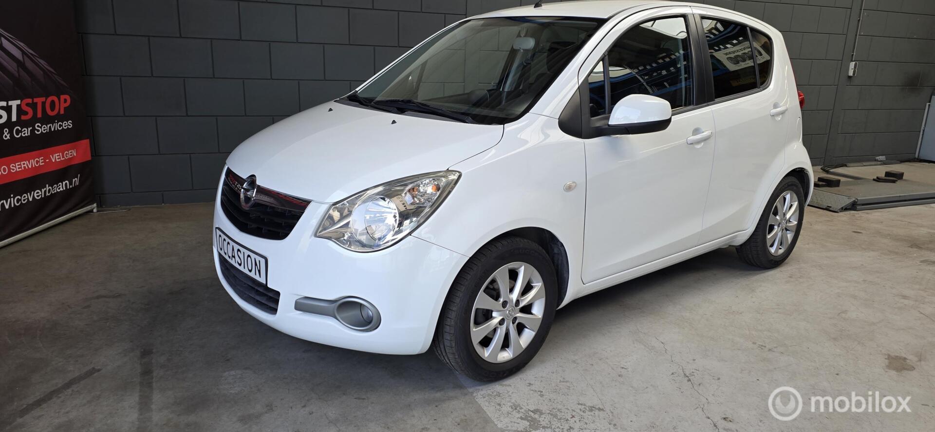 Opel Agila 1.2 Edition 2014 - voorkant