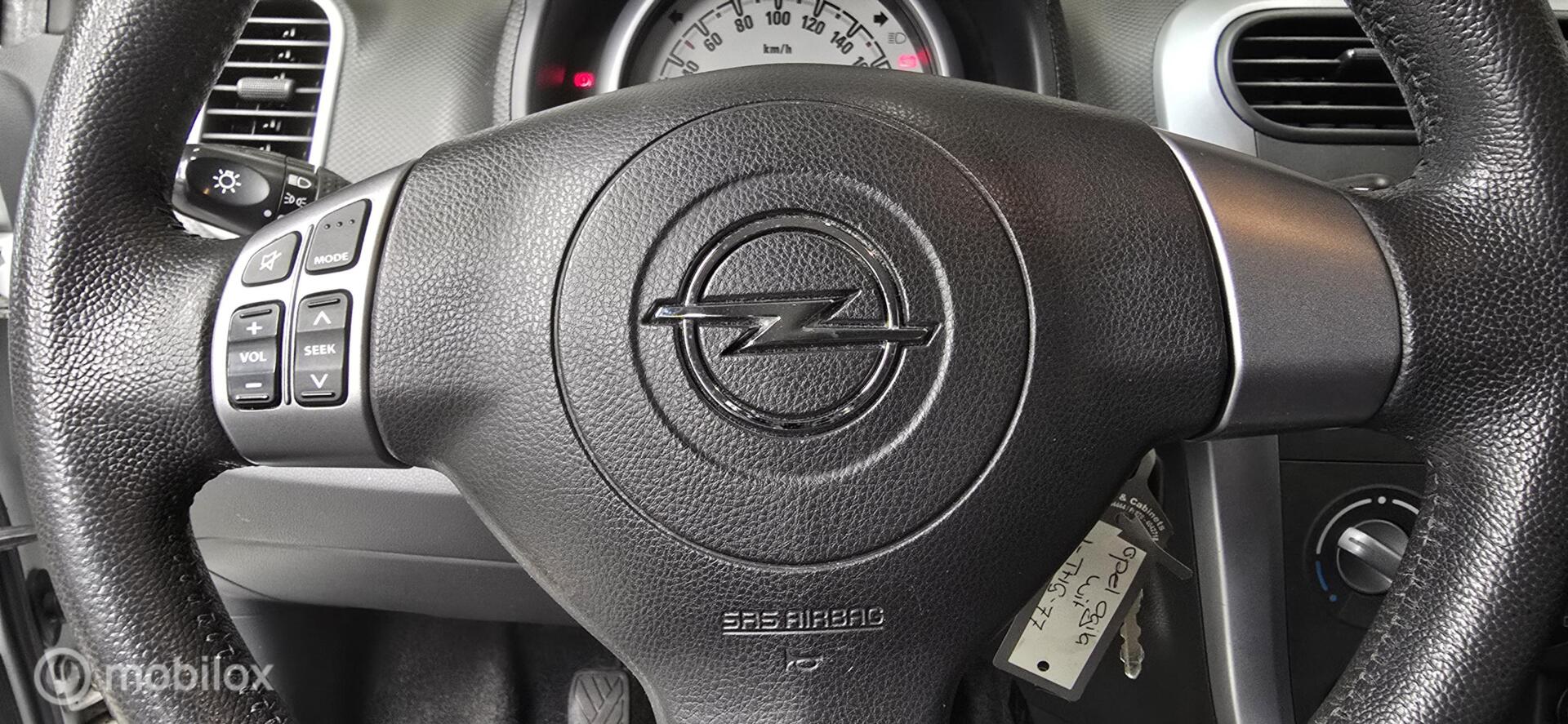 Foto van Opel Agila