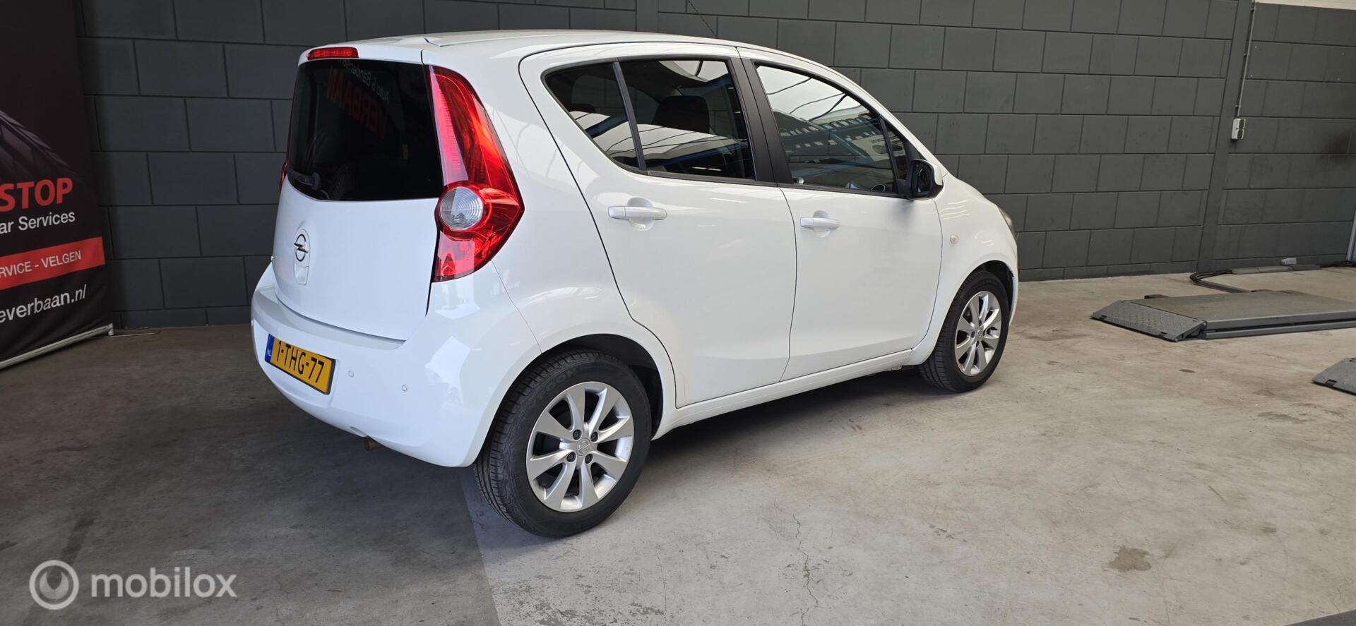 Foto van Opel Agila