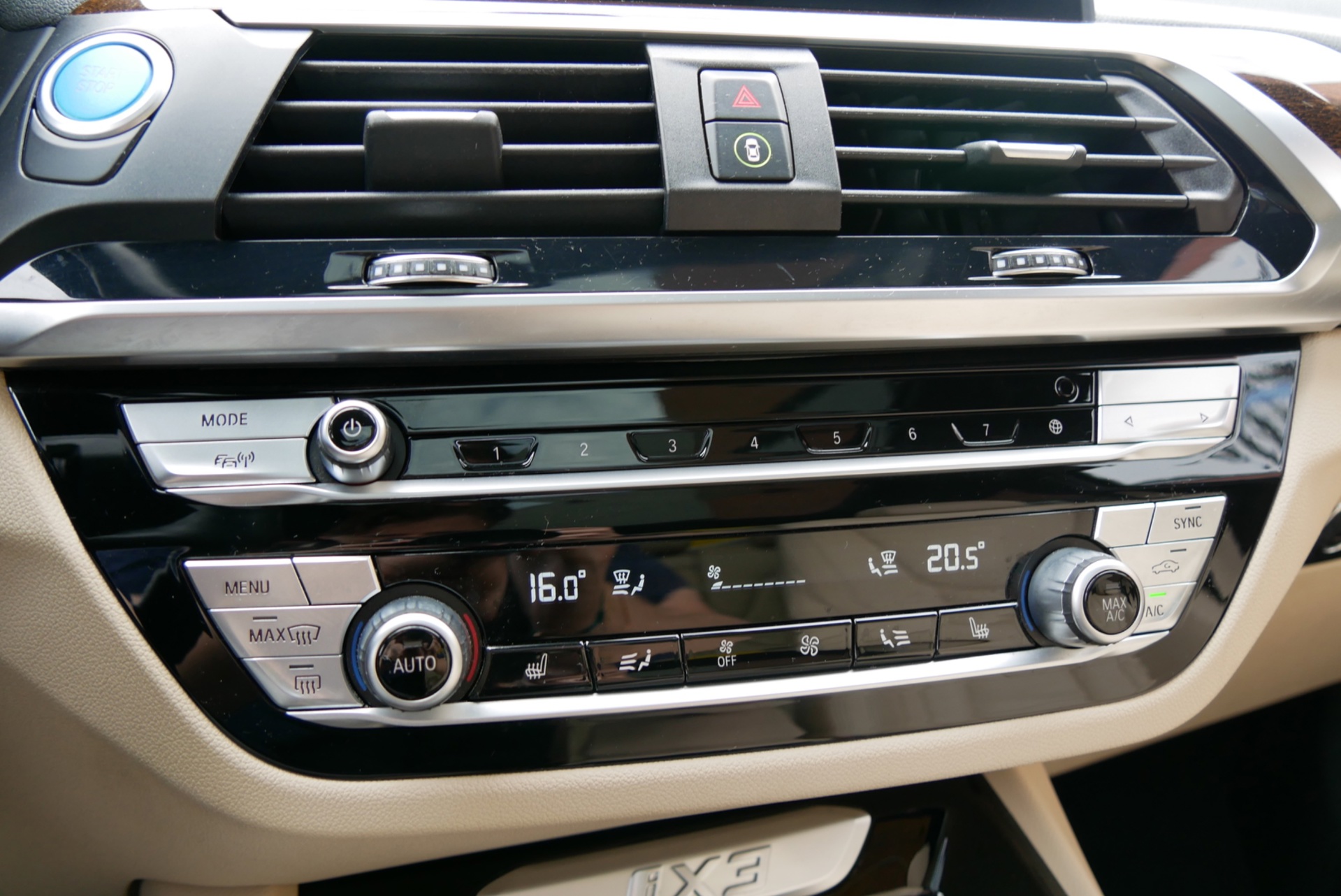 Foto van BMW Ix3