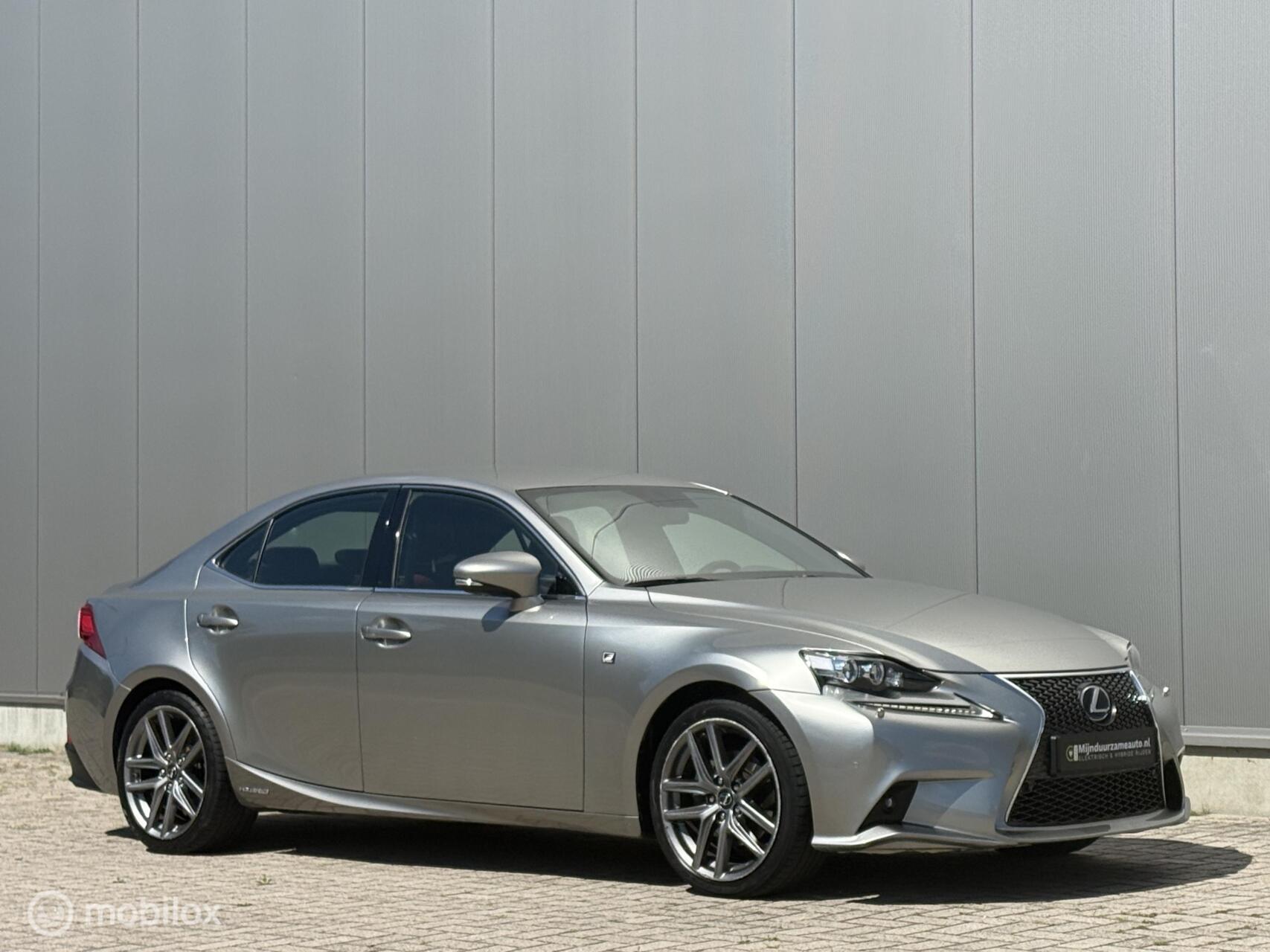Foto van Lexus Lexus Is300h