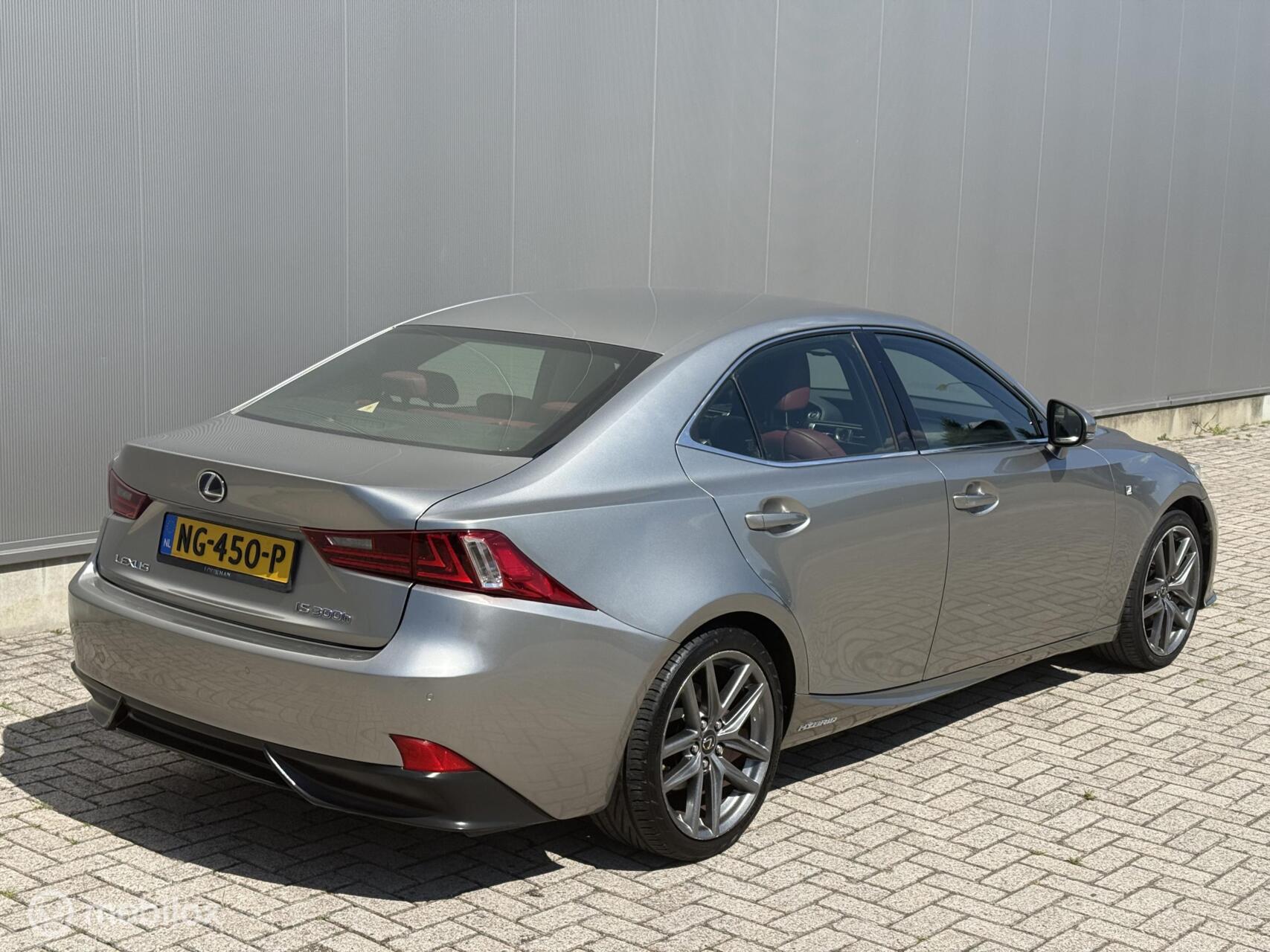 Foto van Lexus Lexus Is300h