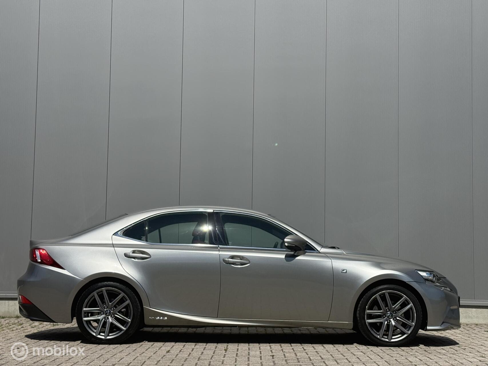 Foto van Lexus Lexus Is300h