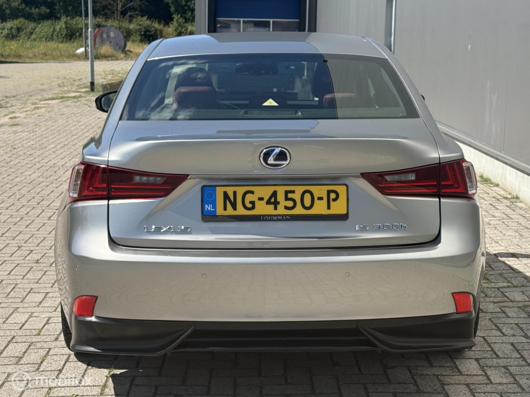 Foto van Lexus Lexus Is300h