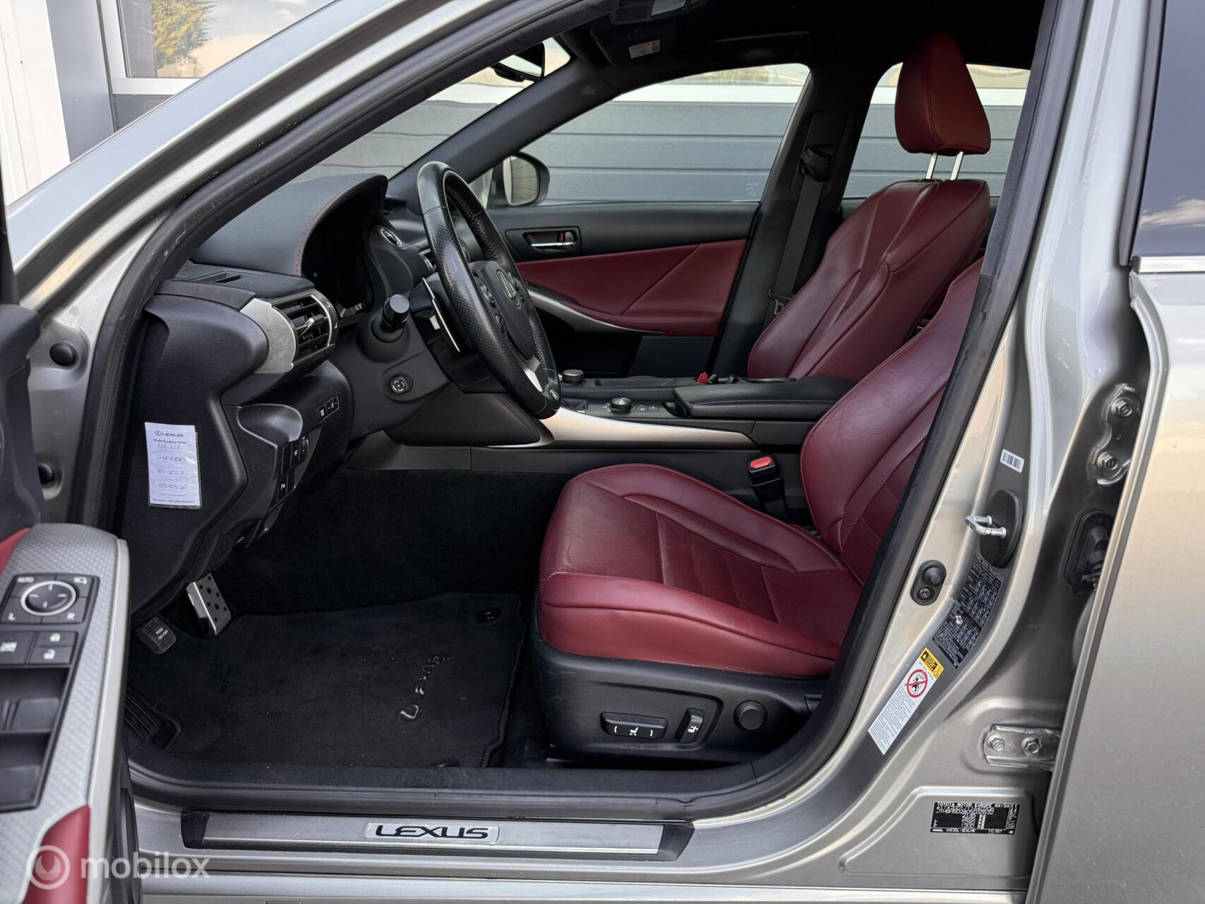 Foto van Lexus Lexus Is300h