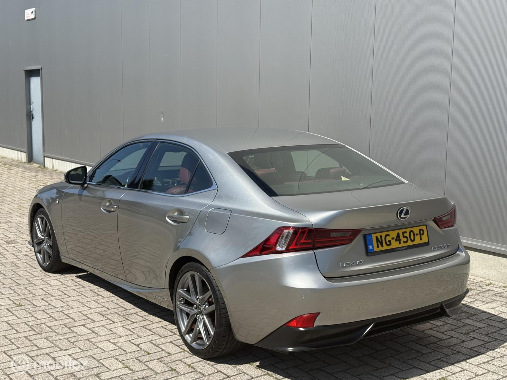 Foto van Lexus Lexus Is300h