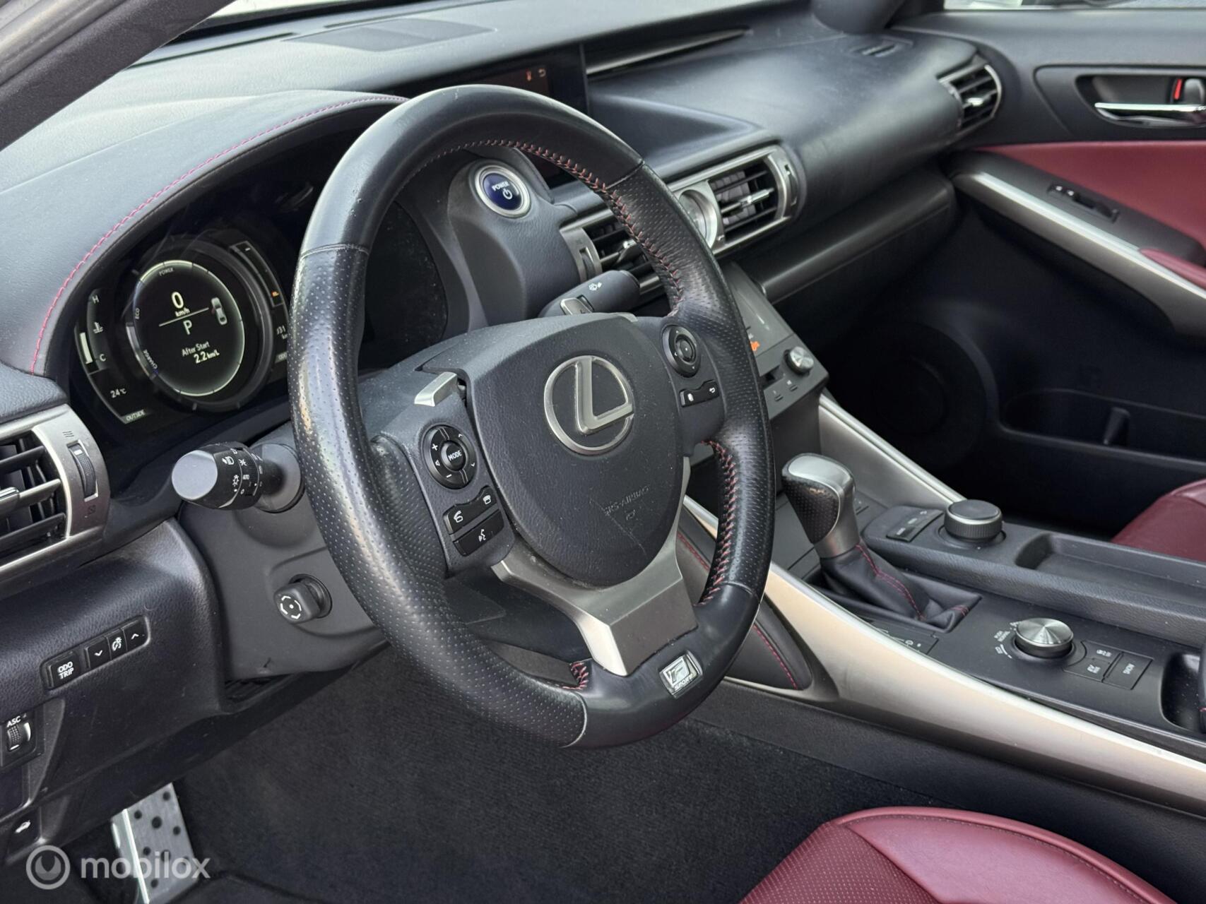 Foto van Lexus Lexus Is300h