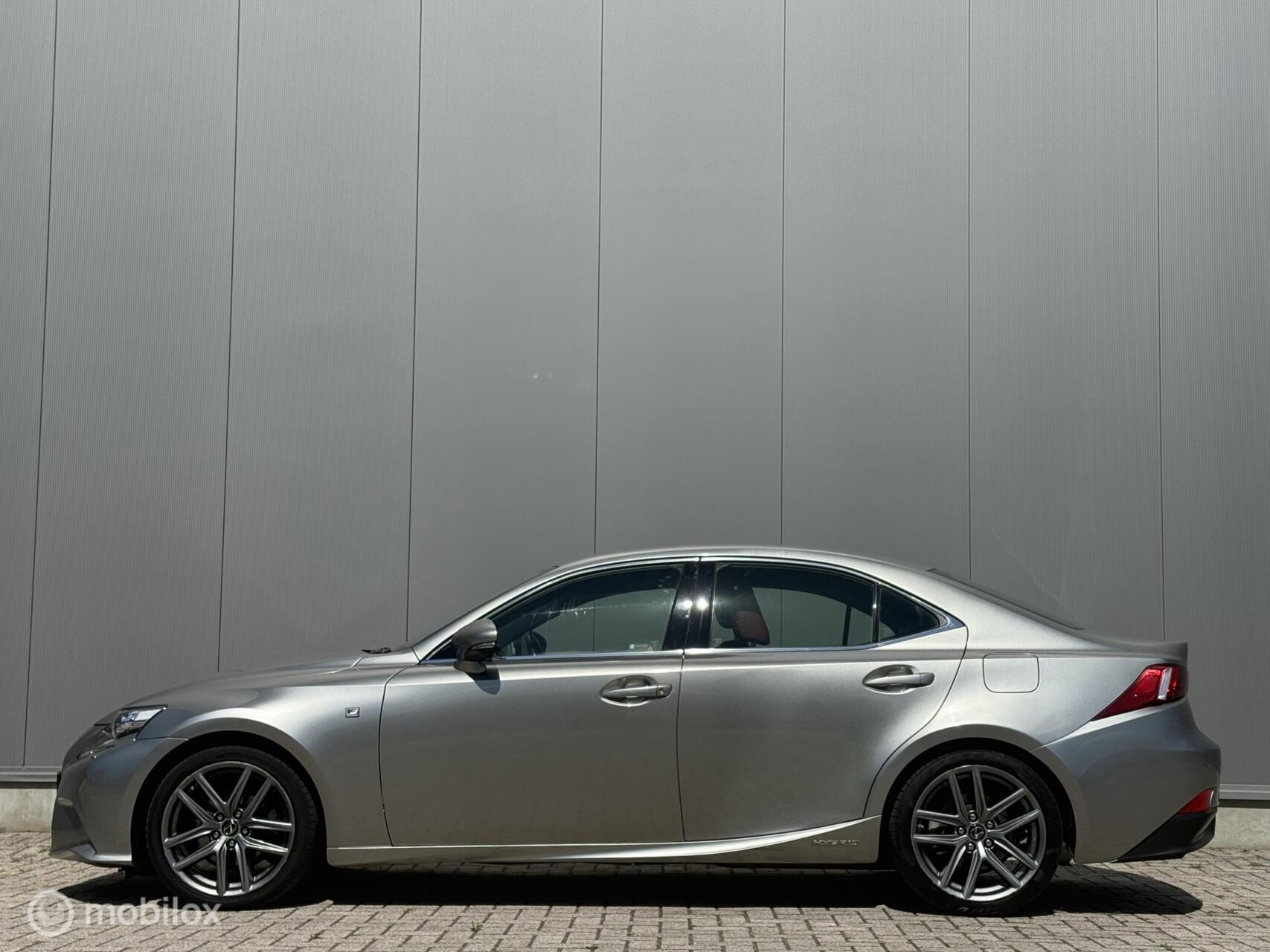 Foto van Lexus Lexus Is300h
