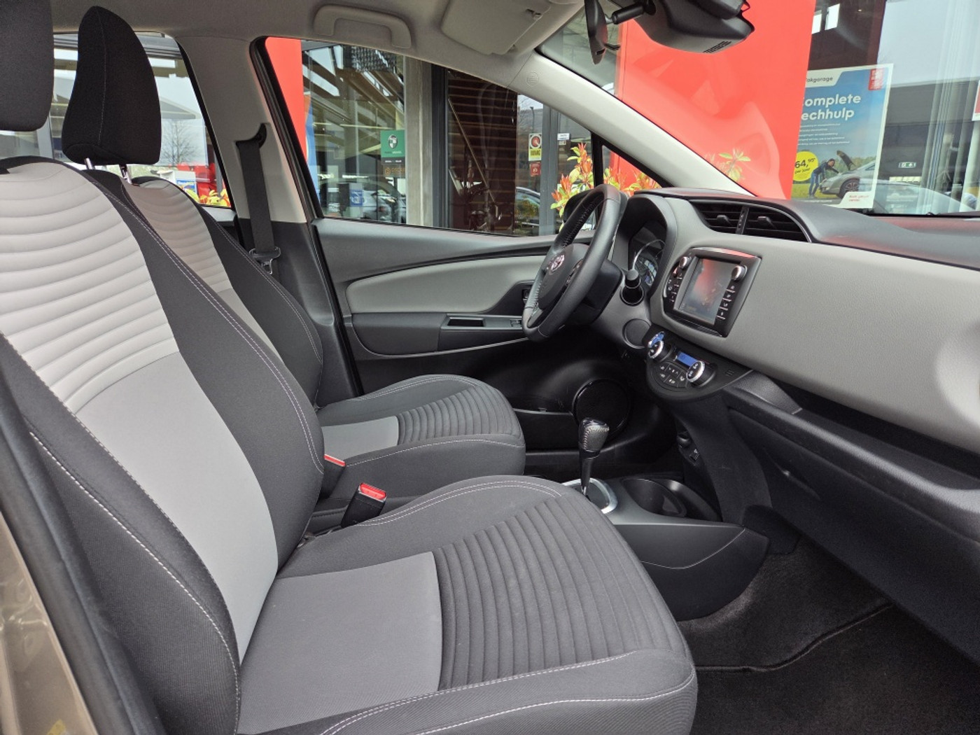 Foto van Toyota Toyota Yaris Hybrid