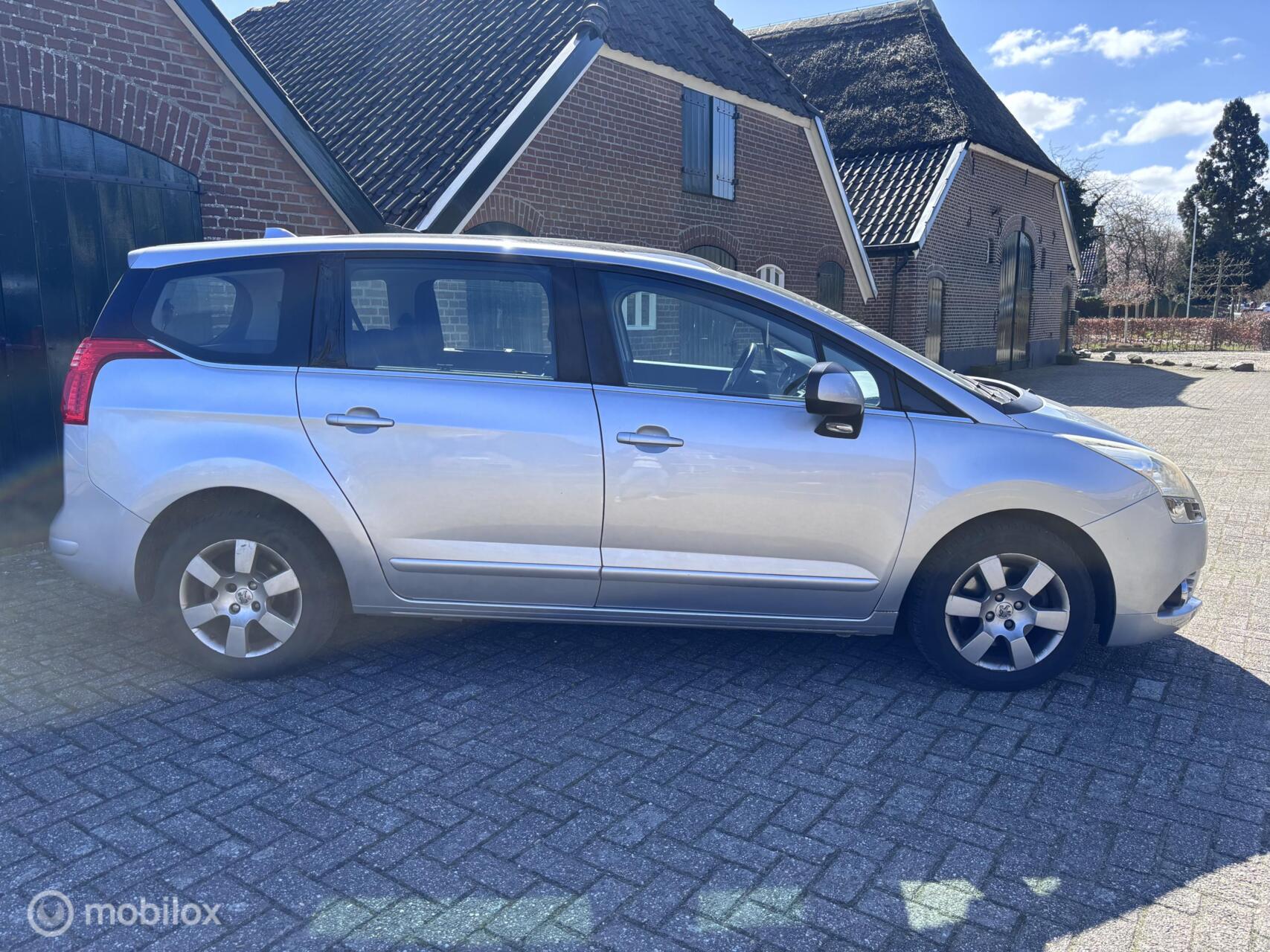 Foto van Peugeot 5008