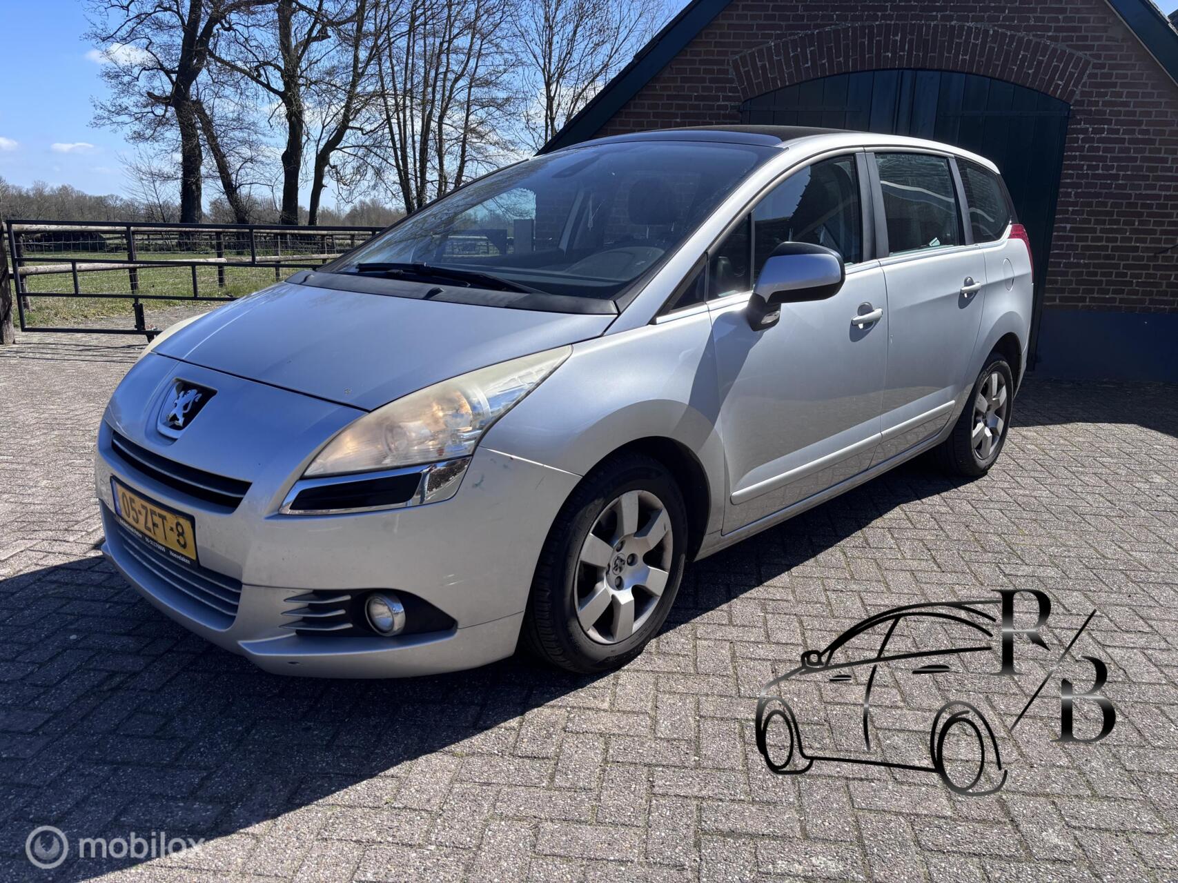 Peugeot 5008 1.6 THP ST 7 PERSOONS  APK AIRCO CRUISE 2011 - voorkant