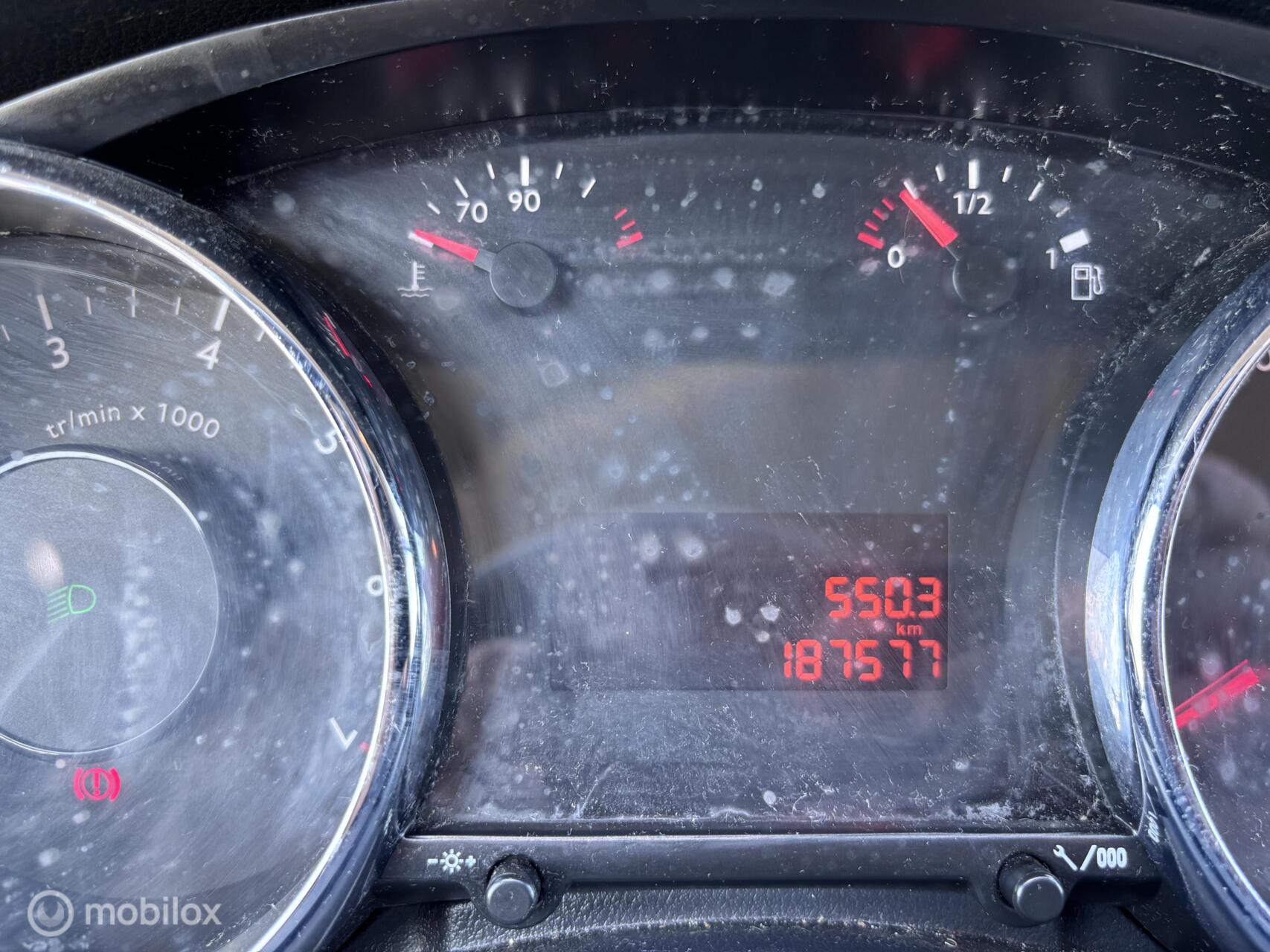 Foto van Peugeot 5008