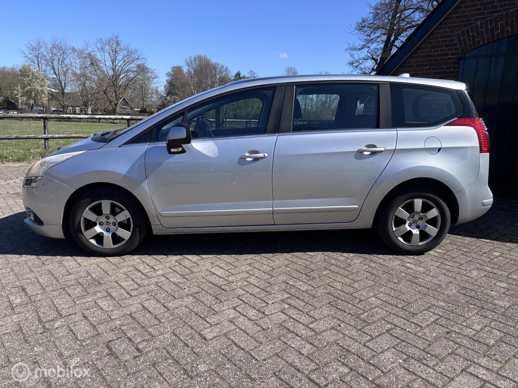 Foto van Peugeot 5008