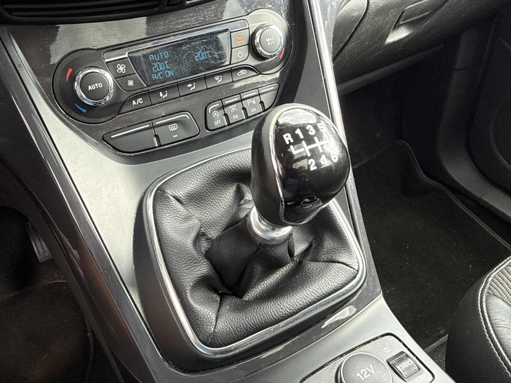 Foto van Ford Kuga 1.6 Scti