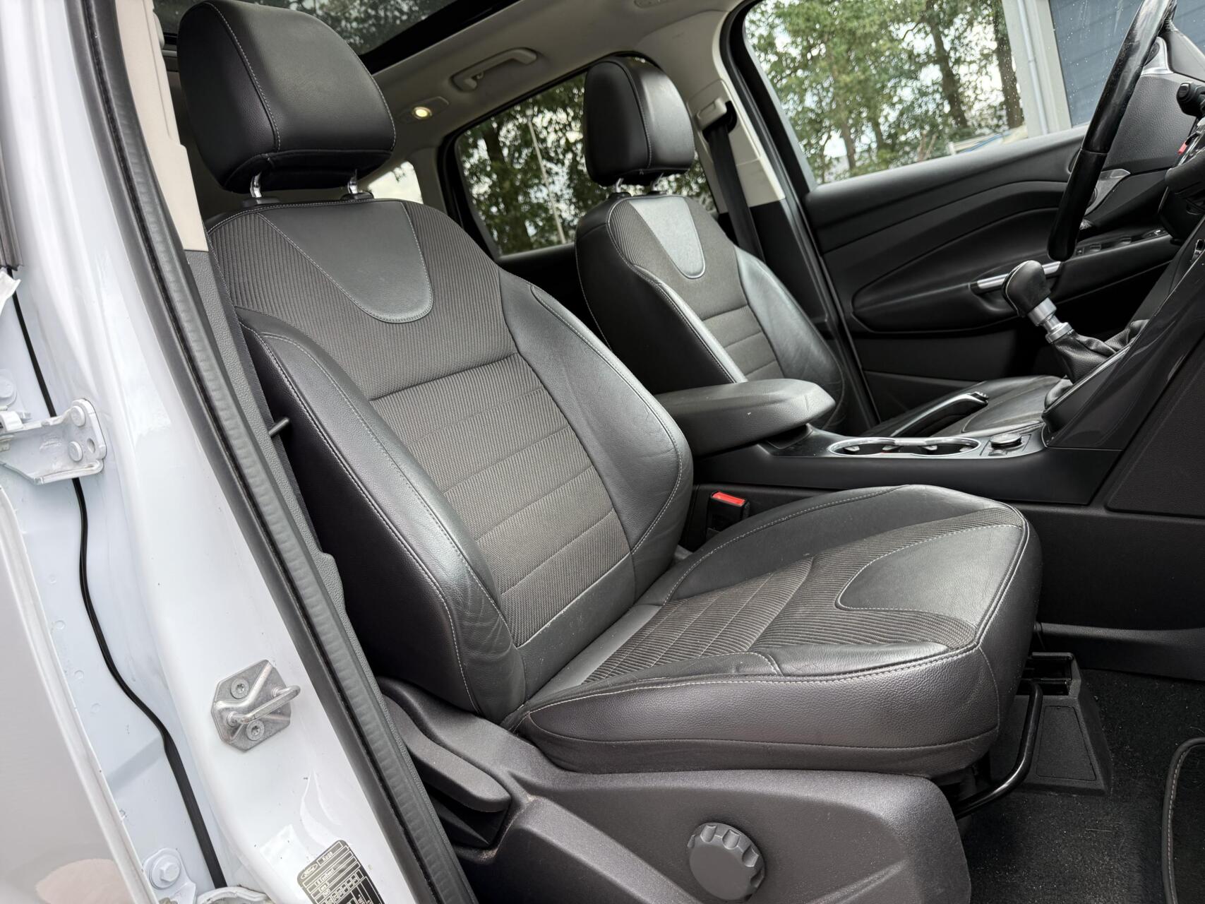 Foto van Ford Kuga 1.6 Scti