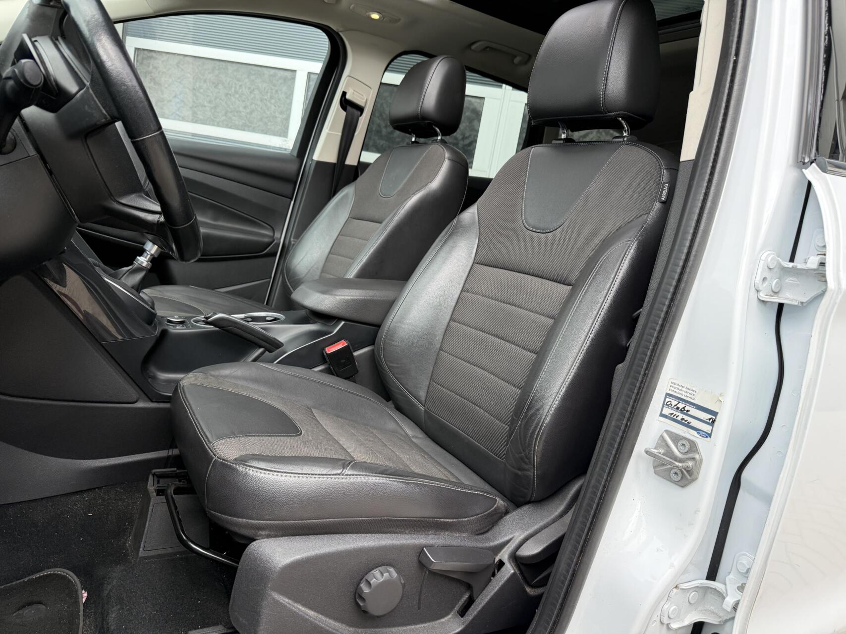 Foto van Ford Kuga 1.6 Scti