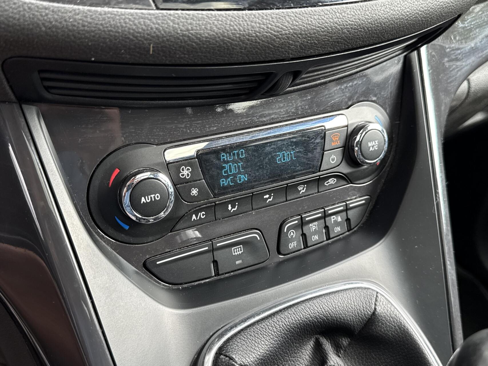 Foto van Ford Kuga 1.6 Scti