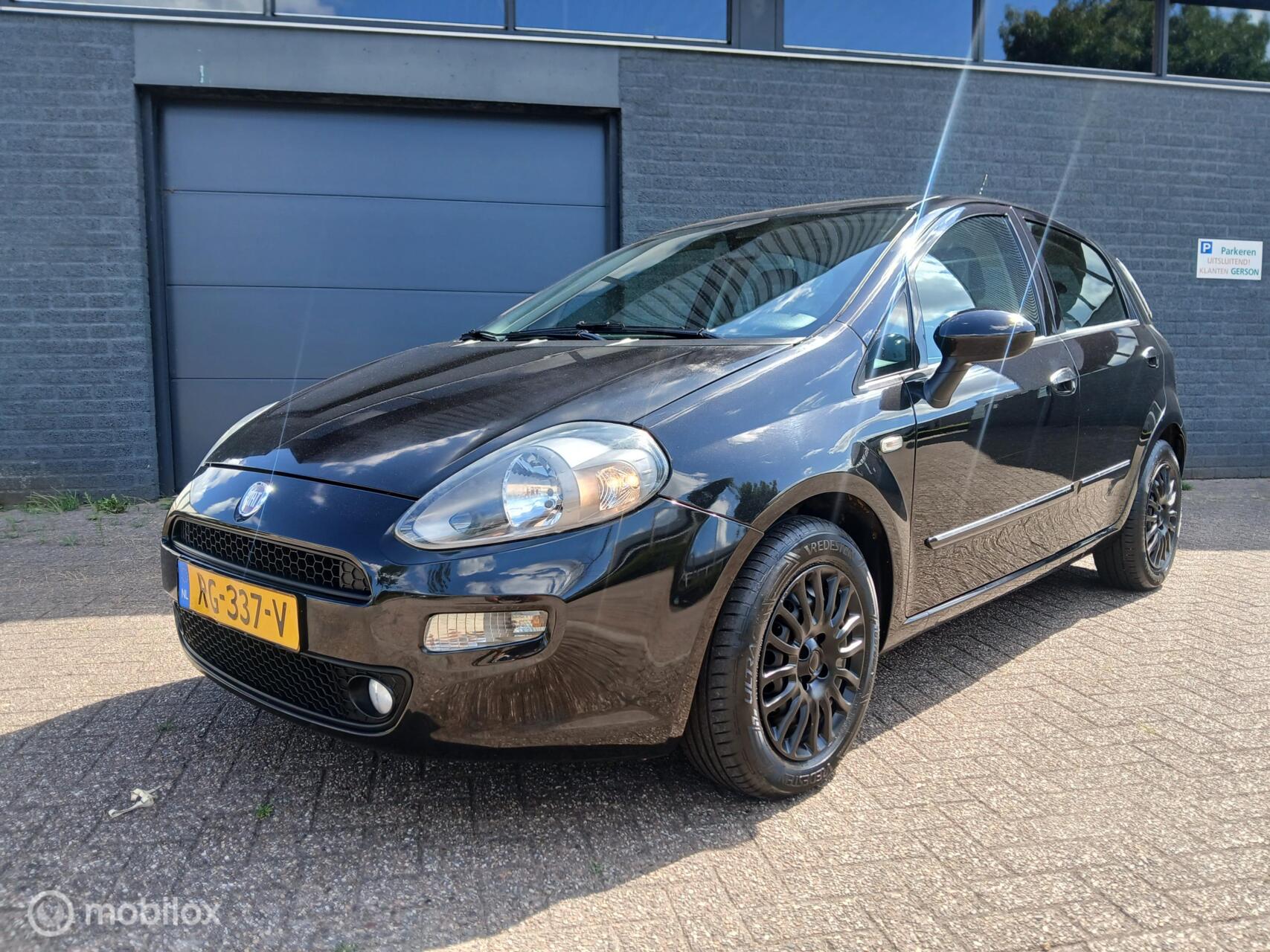 Fiat Fiat Punto 1.4 145.000Km/Automaat/Apk 02-'27 2012 - voorkant