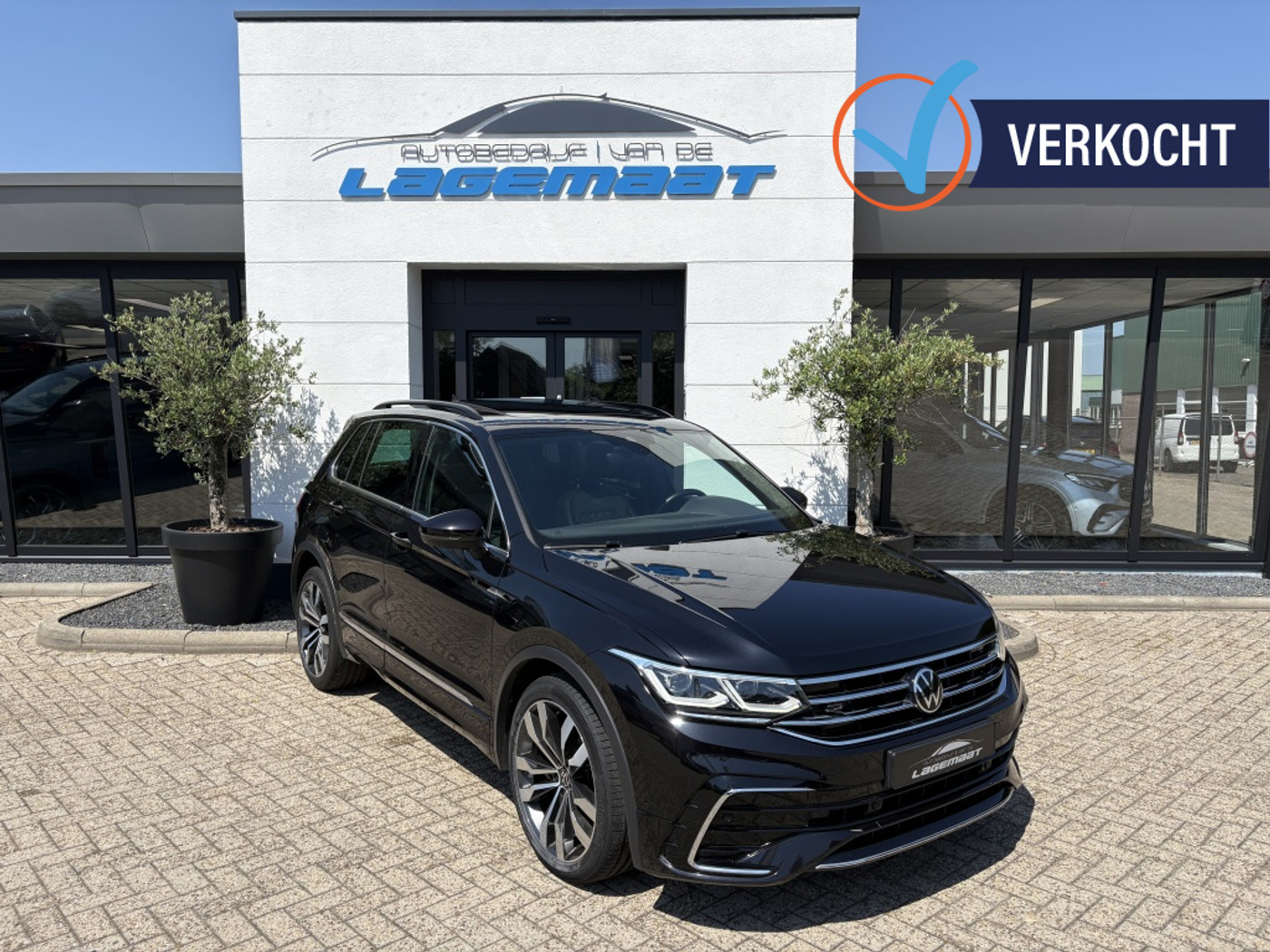 Volkswagen Tiguan 1.5 TSI 2X R-Line -Pano - Trerkhaak - Harman & Kardon - Camera 2022 - voorkant