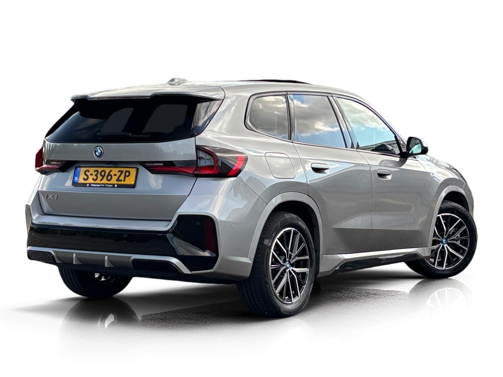 Foto van BMW Ix1 Xdrive30