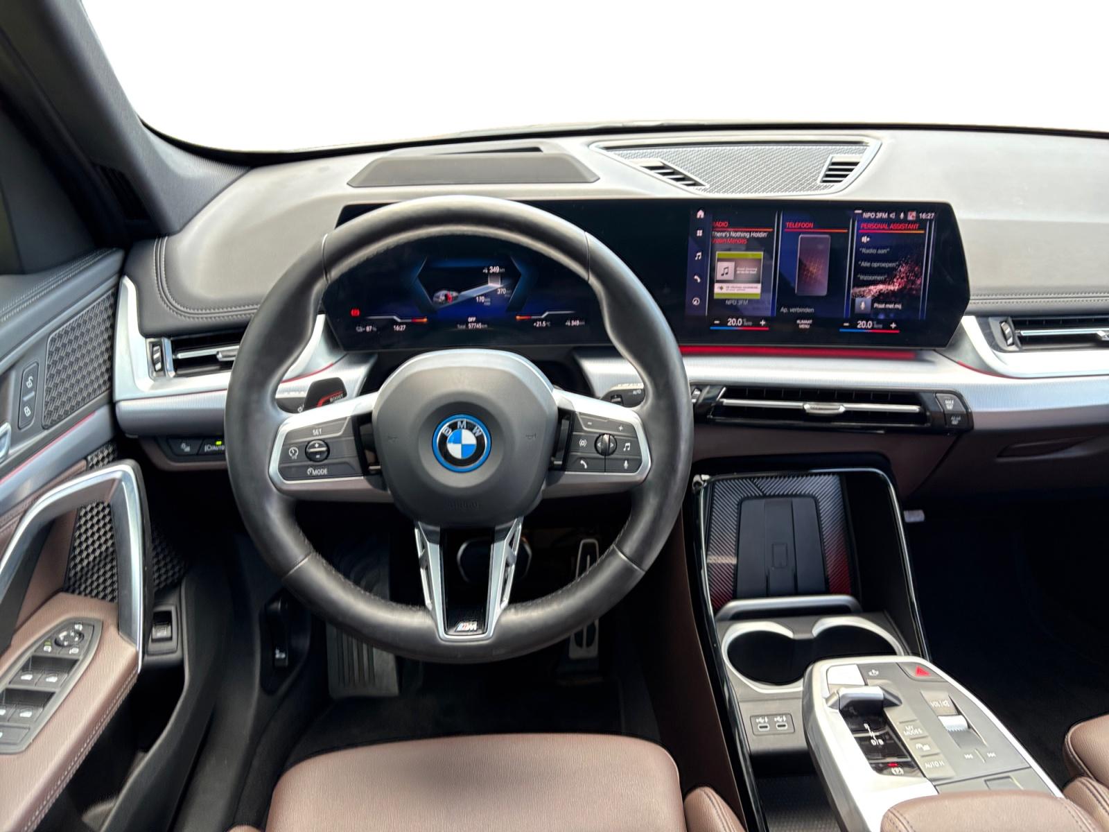 Foto van BMW Ix1 Xdrive30