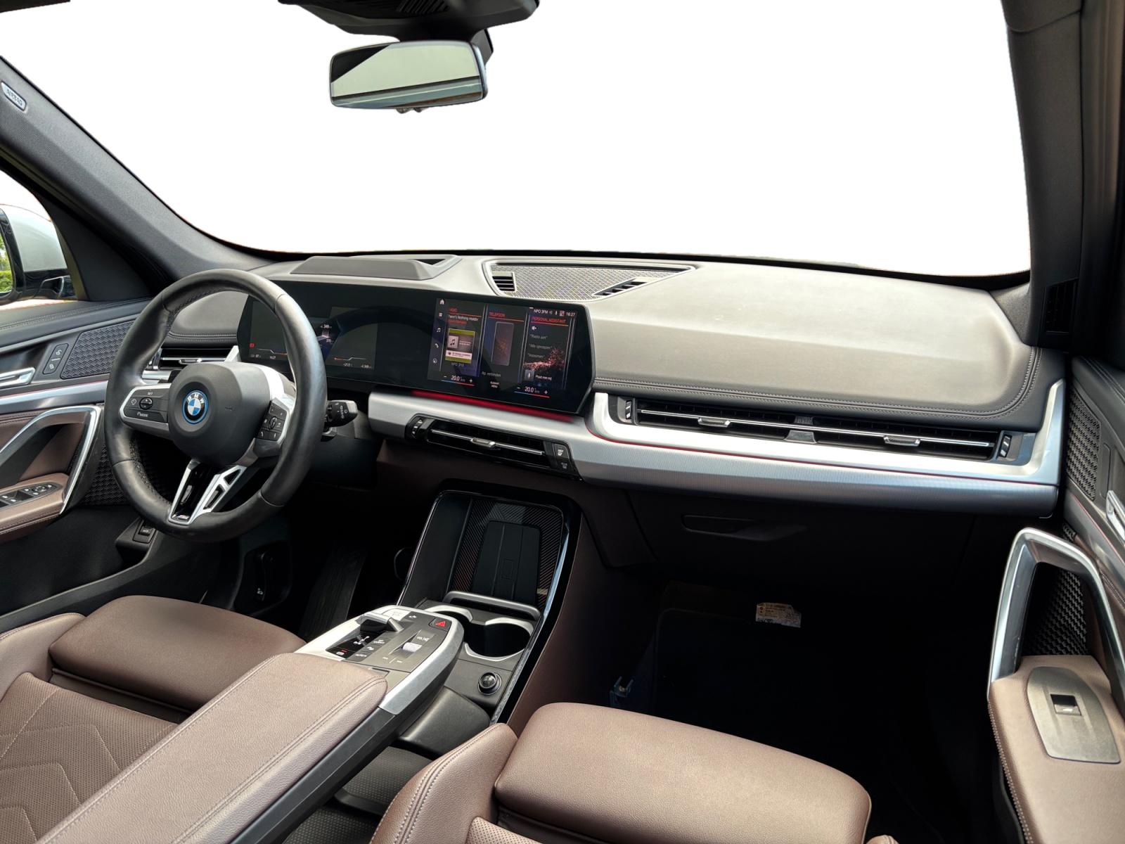 Foto van BMW Ix1 Xdrive30