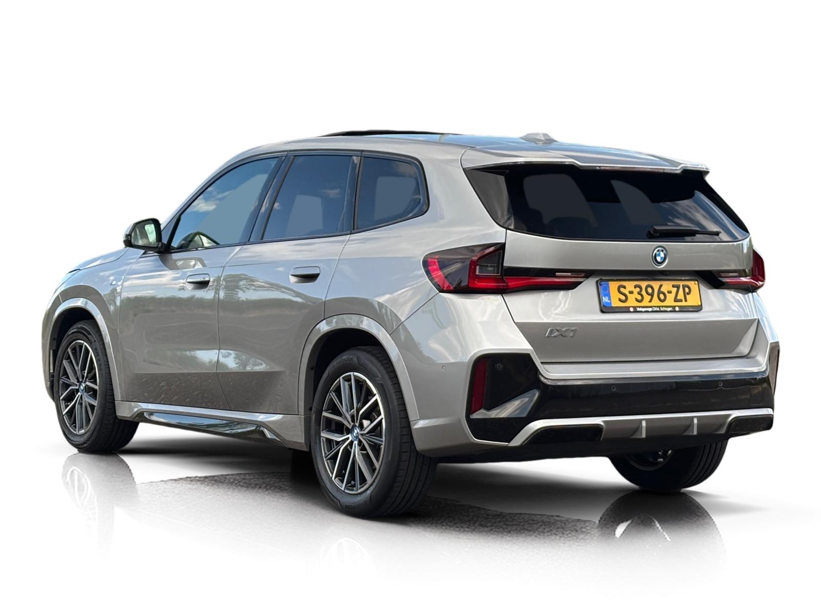 Foto van BMW Ix1 Xdrive30