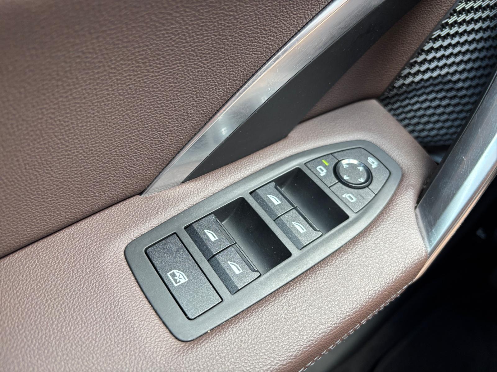 Foto van BMW Ix1 Xdrive30