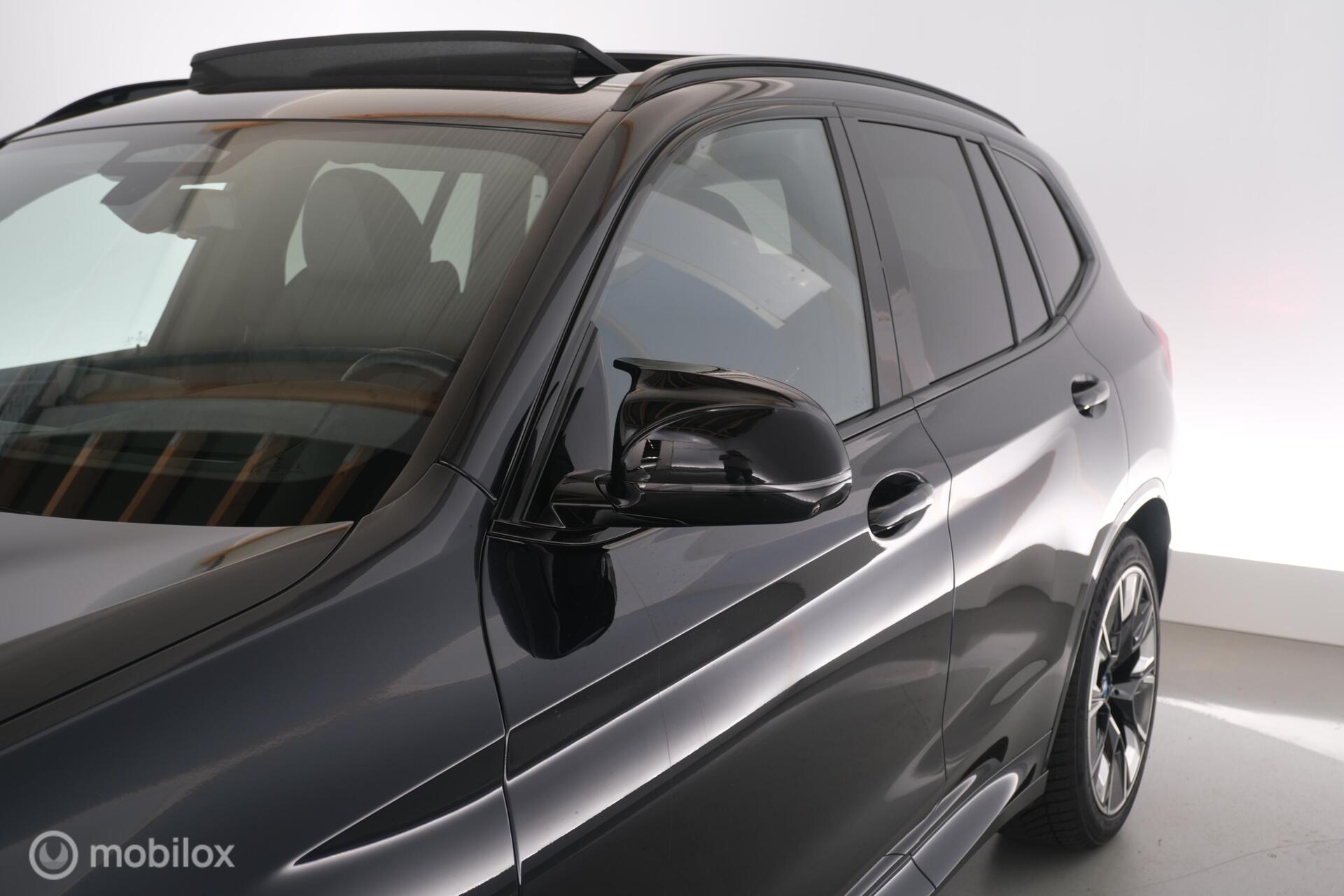 Foto van BMW Ix3